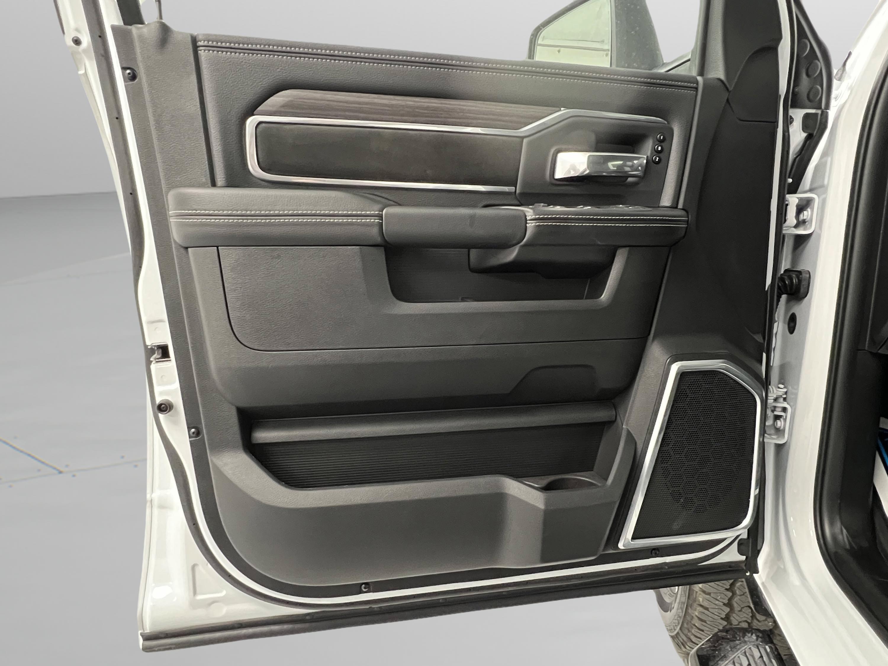 2026 RAM 2500 Laramie - Photo 14