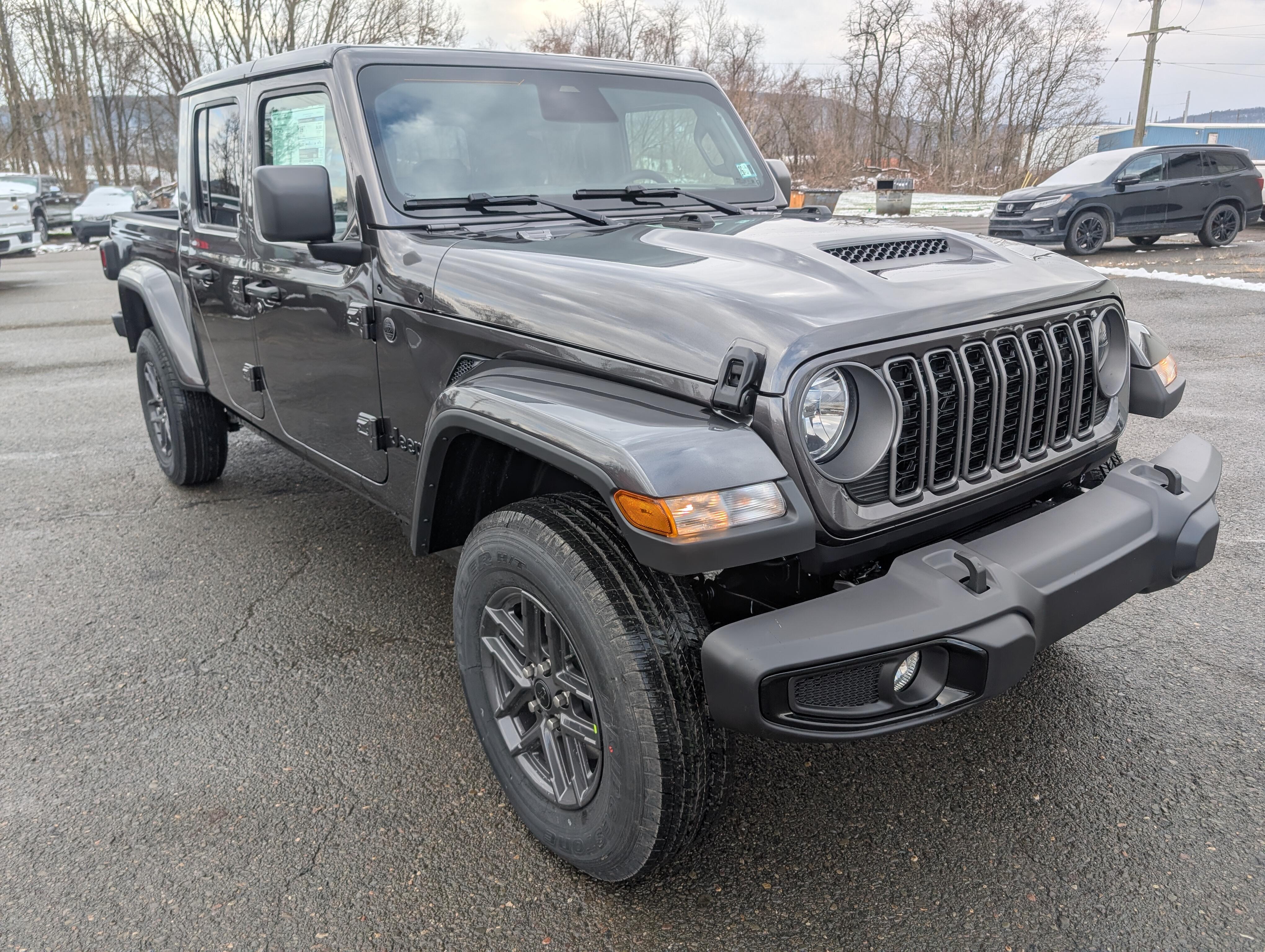2026 Jeep Gladiator Sport S's photo