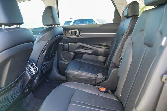 2026 Kia Sorento EX - Photo 11