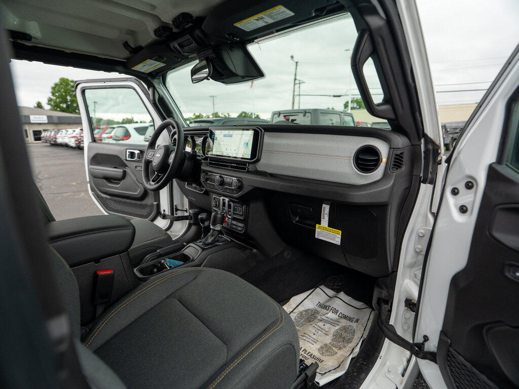 2026 Jeep Wrangler 2-Door Willys - Photo 14