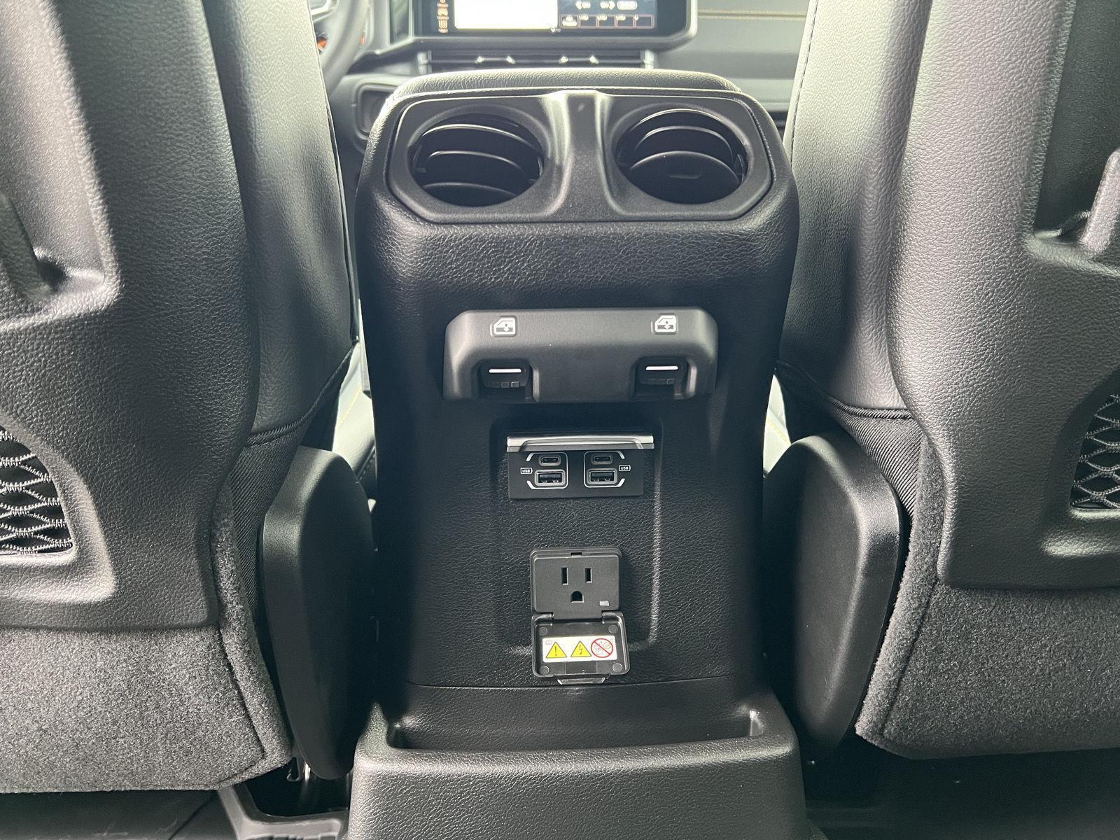 2026 Jeep Wrangler 4-Door Sahara - Photo 44