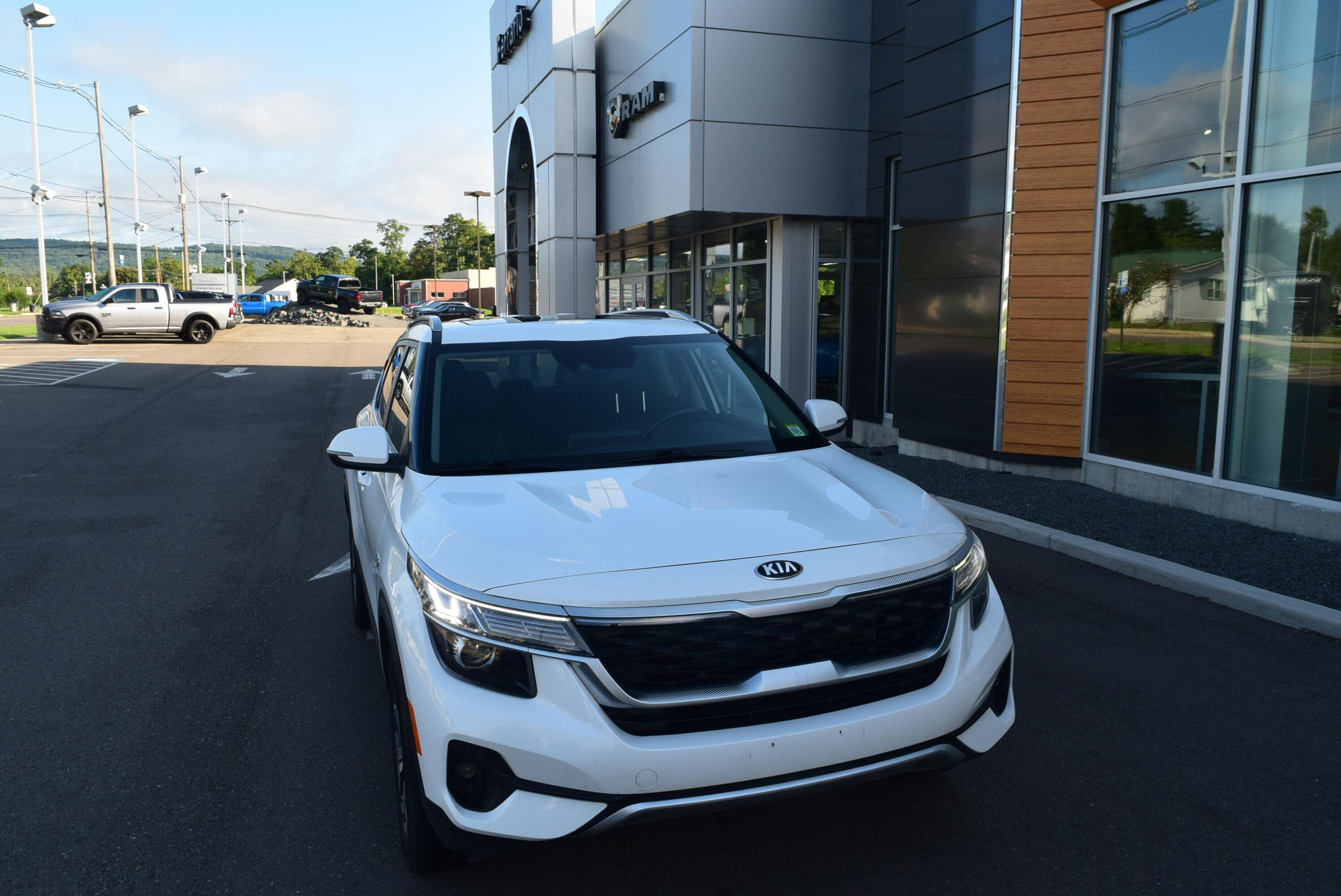 Used 2021 Kia Seltos EX with VIN KNDERCAA4M7183565 for sale in Sayre, PA