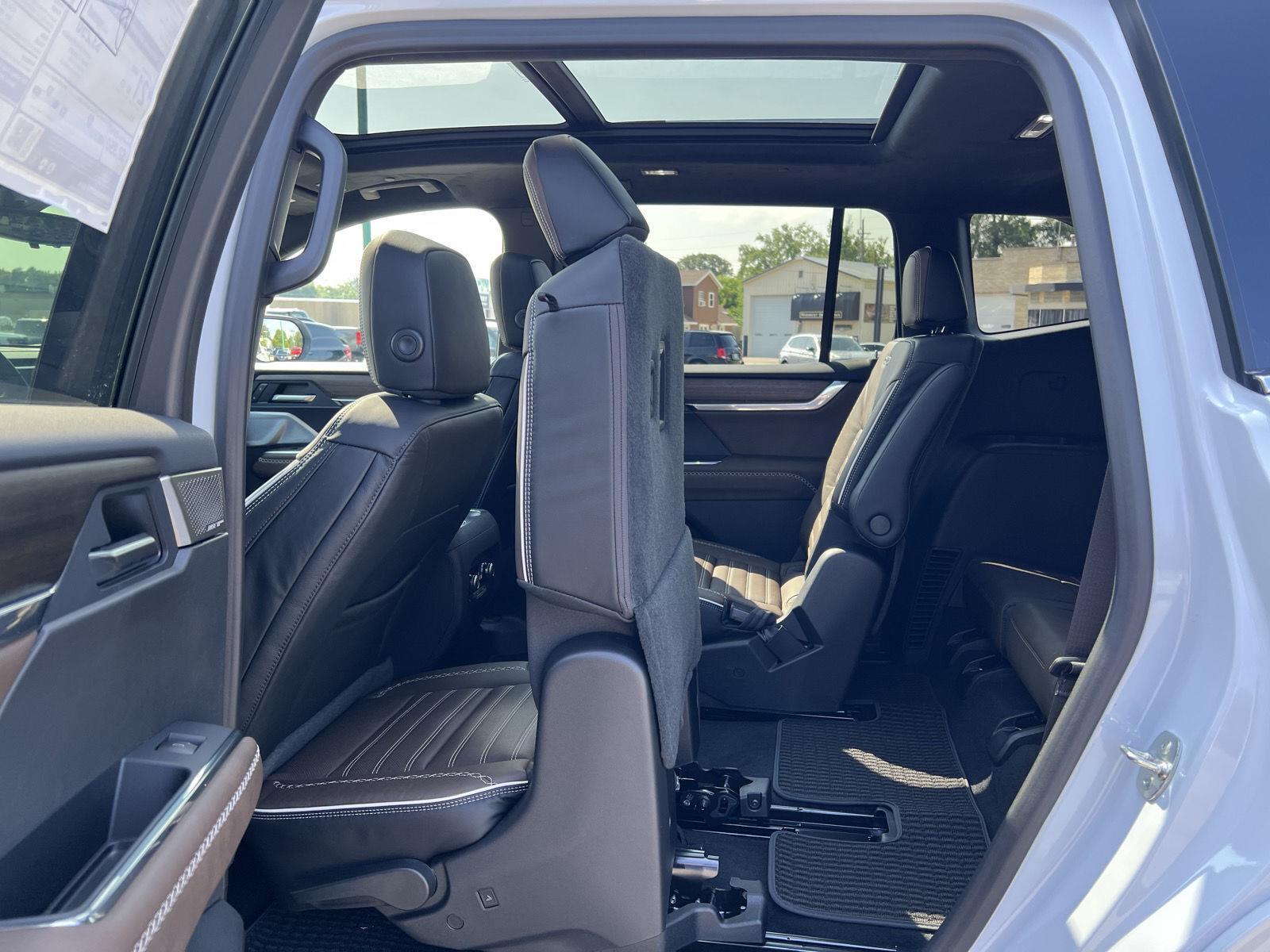 2026 GMC Acadia Denali Ultimate - Photo 52