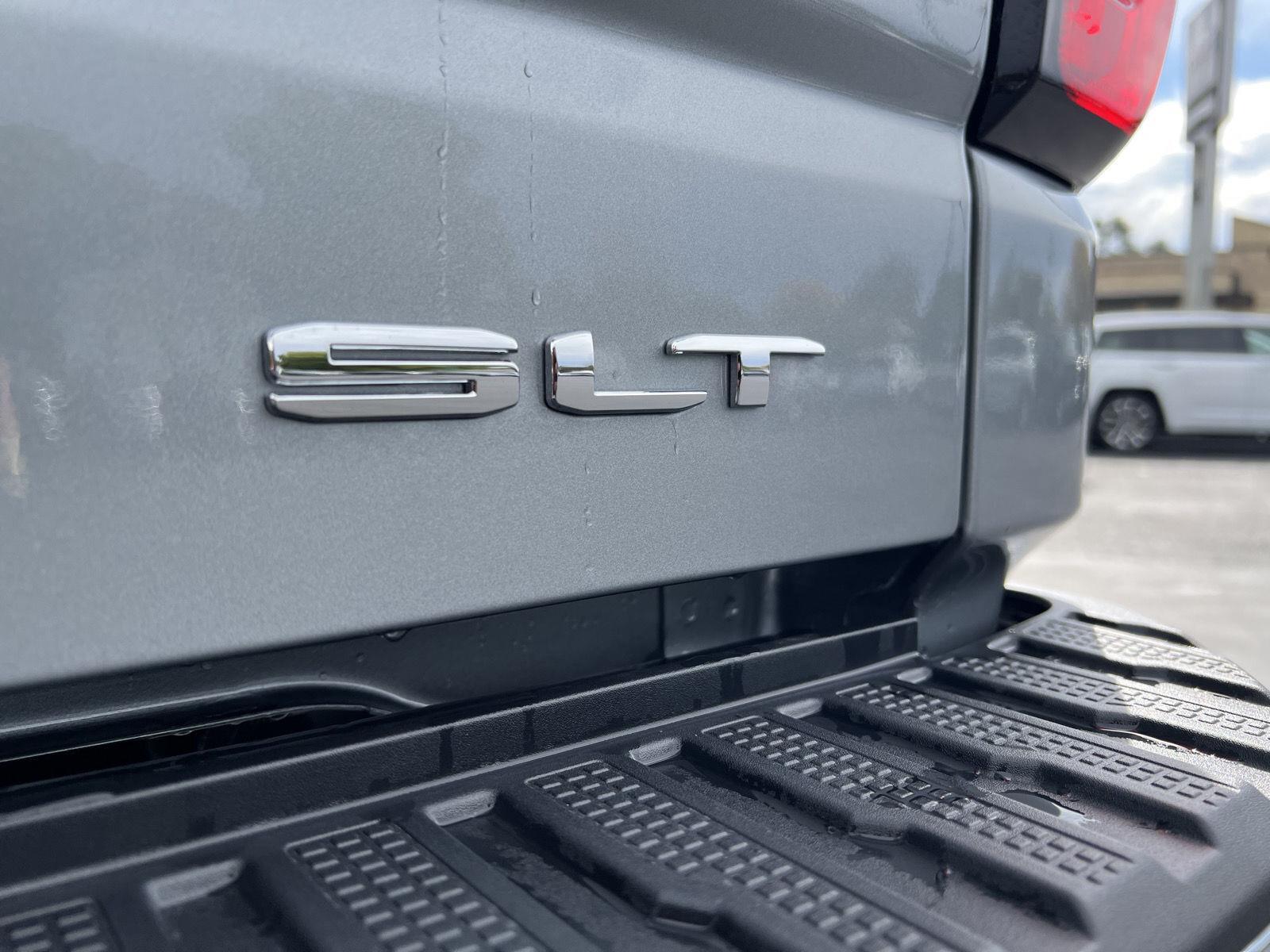2026 GMC Sierra 1500 SLT - Photo 9
