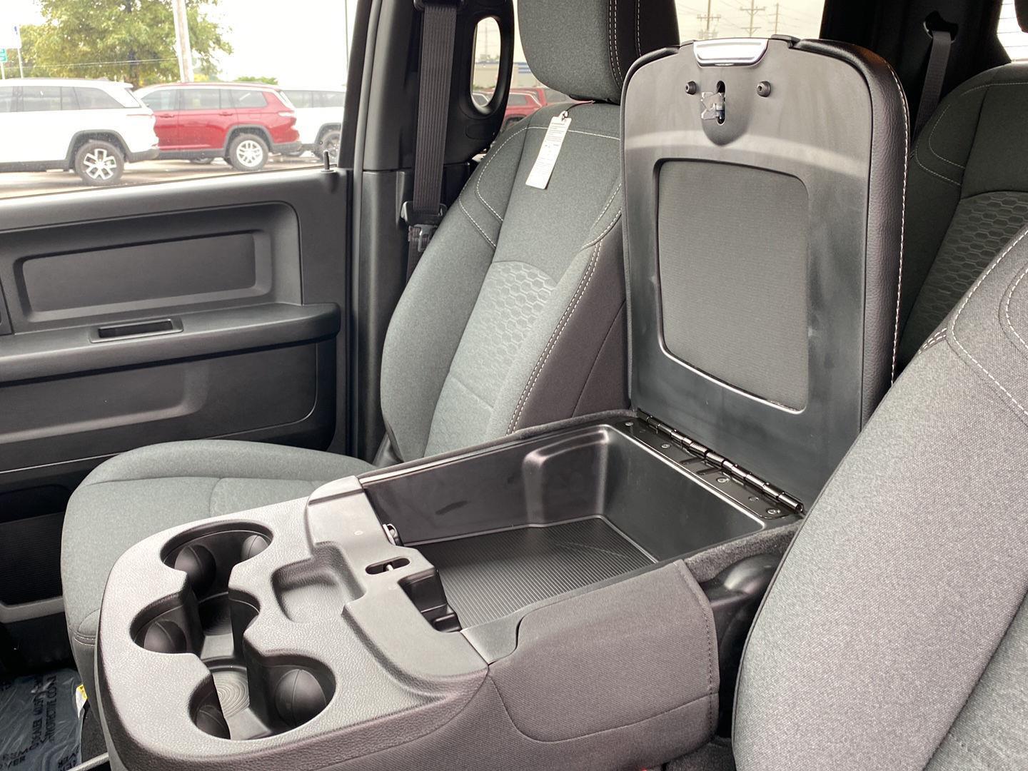 2025 RAM 2500 Tradesman - Photo 23