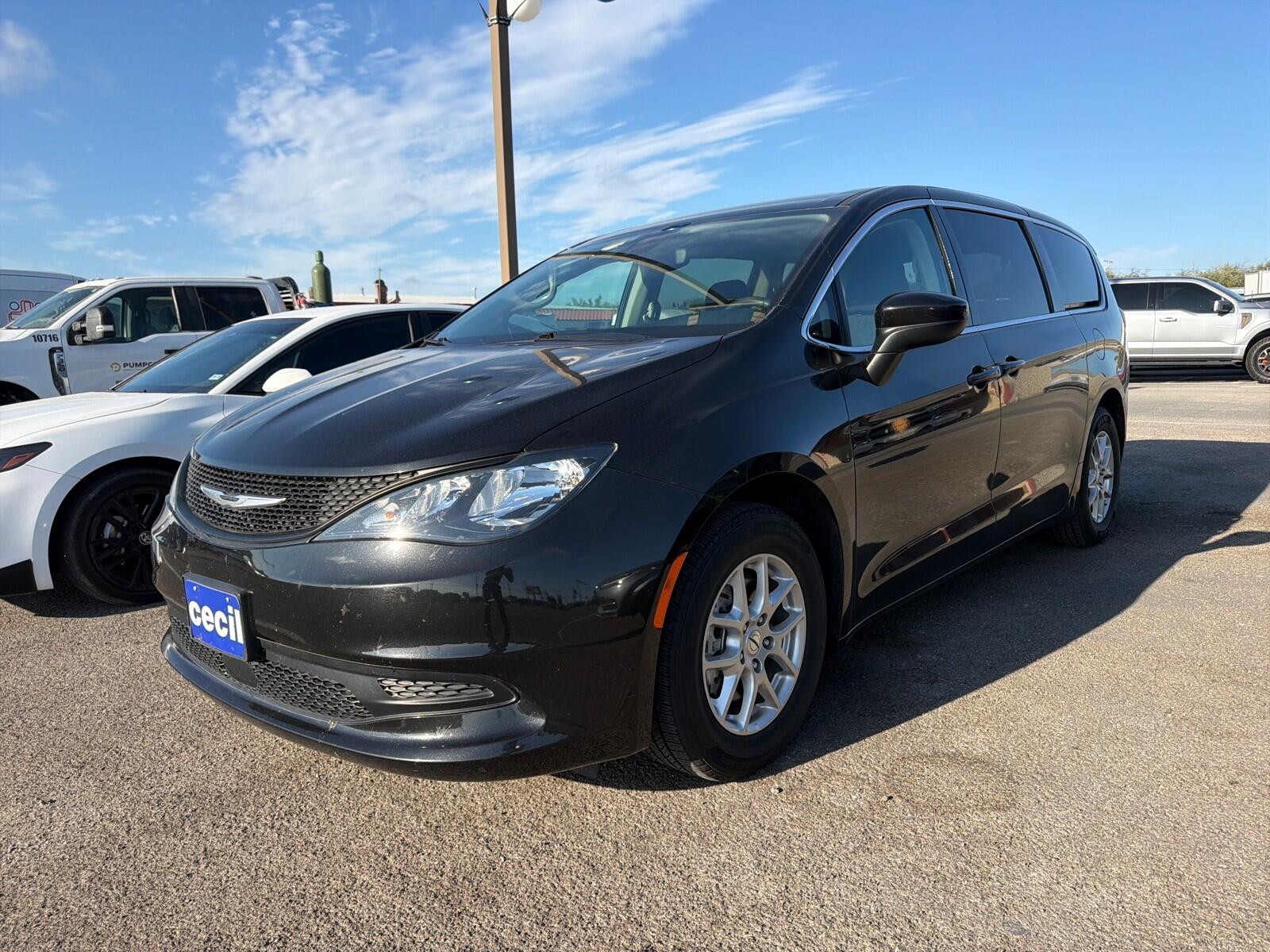 2023 Chrysler Voyager LX