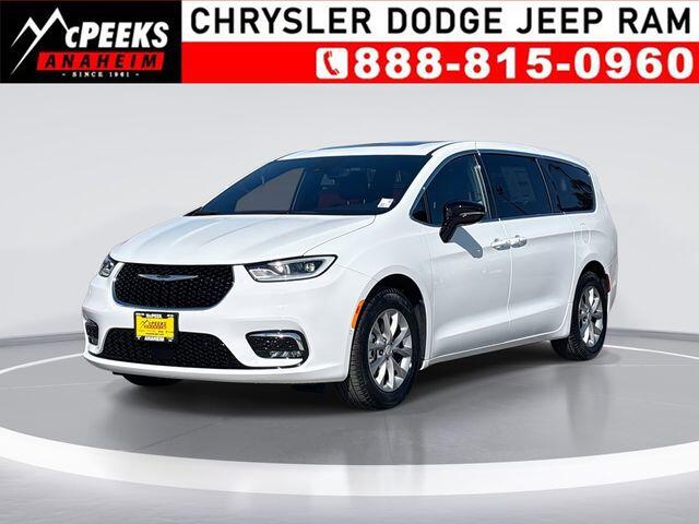 2026 Chrysler Pacifica Limited's photo