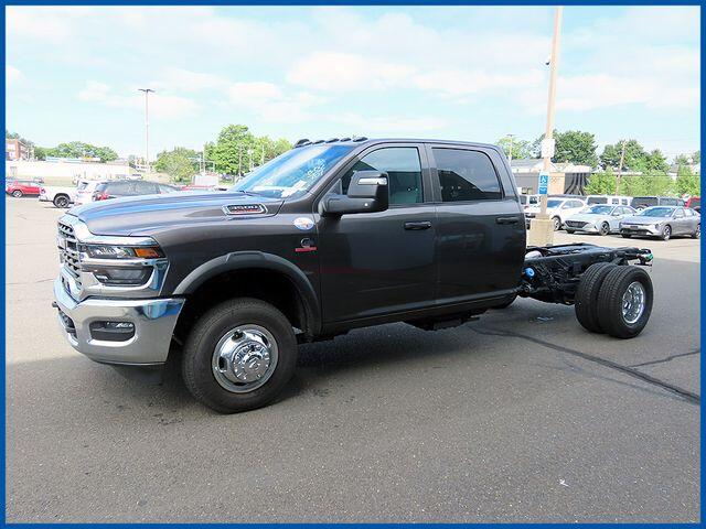 2026 RAM 3500 Chassis 3500 Tradesman Crew Cab Chassis 4x4 60' Ca