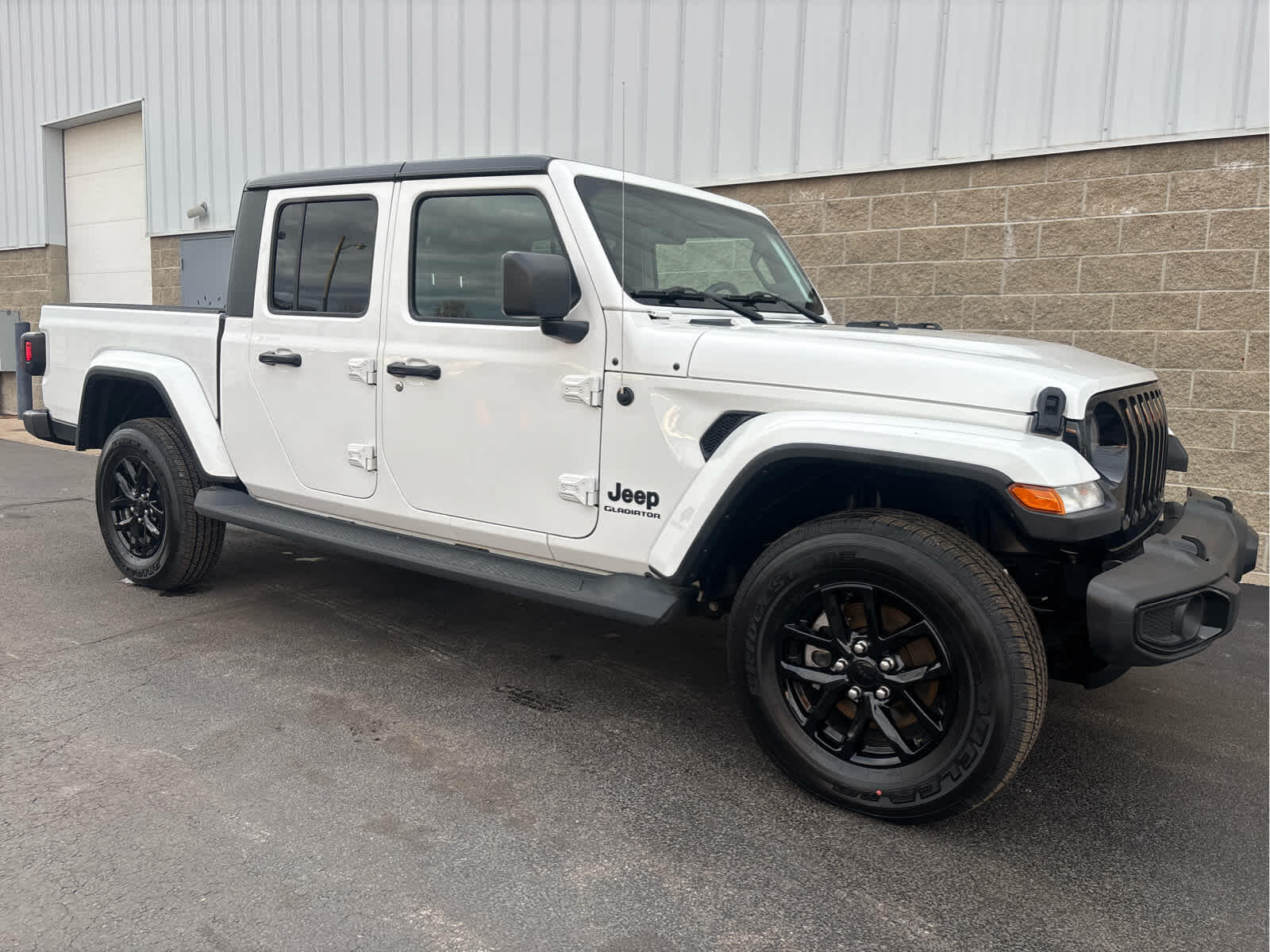 Used 2022 Jeep Gladiator California Edition with VIN 1C6HJTAG2NL143526 for sale in Wilmington, OH