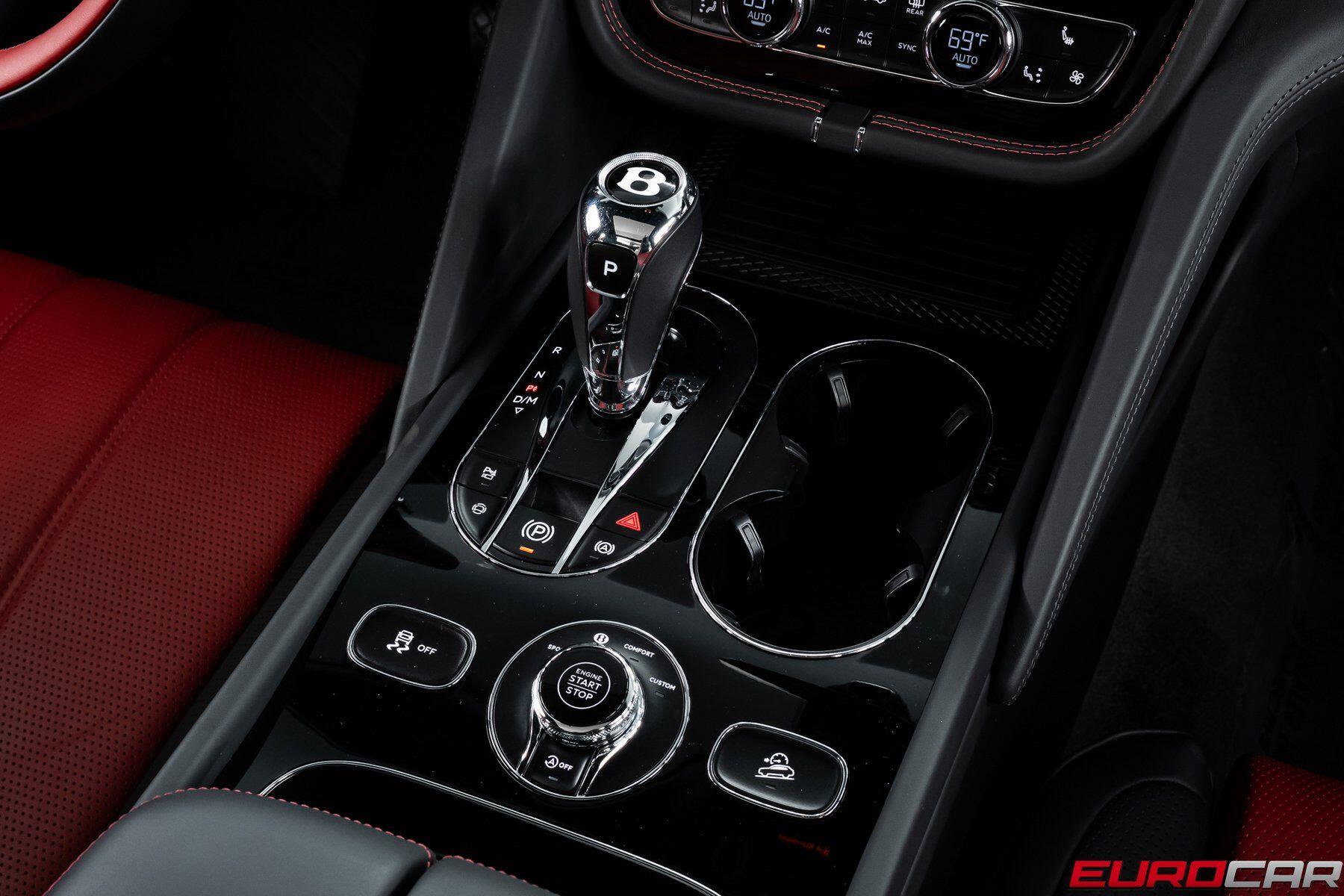 2024 Bentley Bentayga Azure - Photo 29