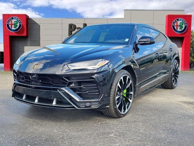 2022 Lamborghini Urus Base's photo