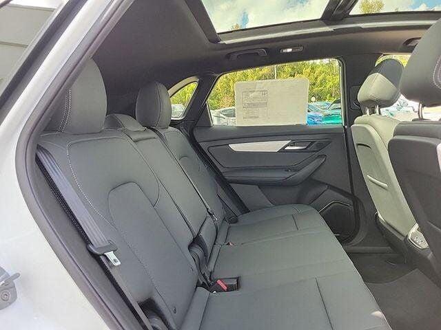 2025 VinFast VF 8 Eco - Photo 11