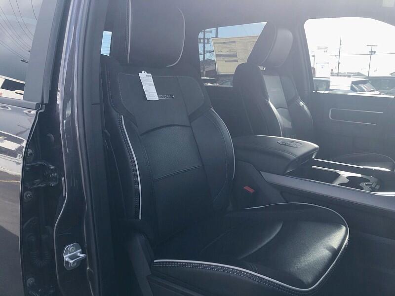 2025 RAM 3500 Laramie - Photo 24