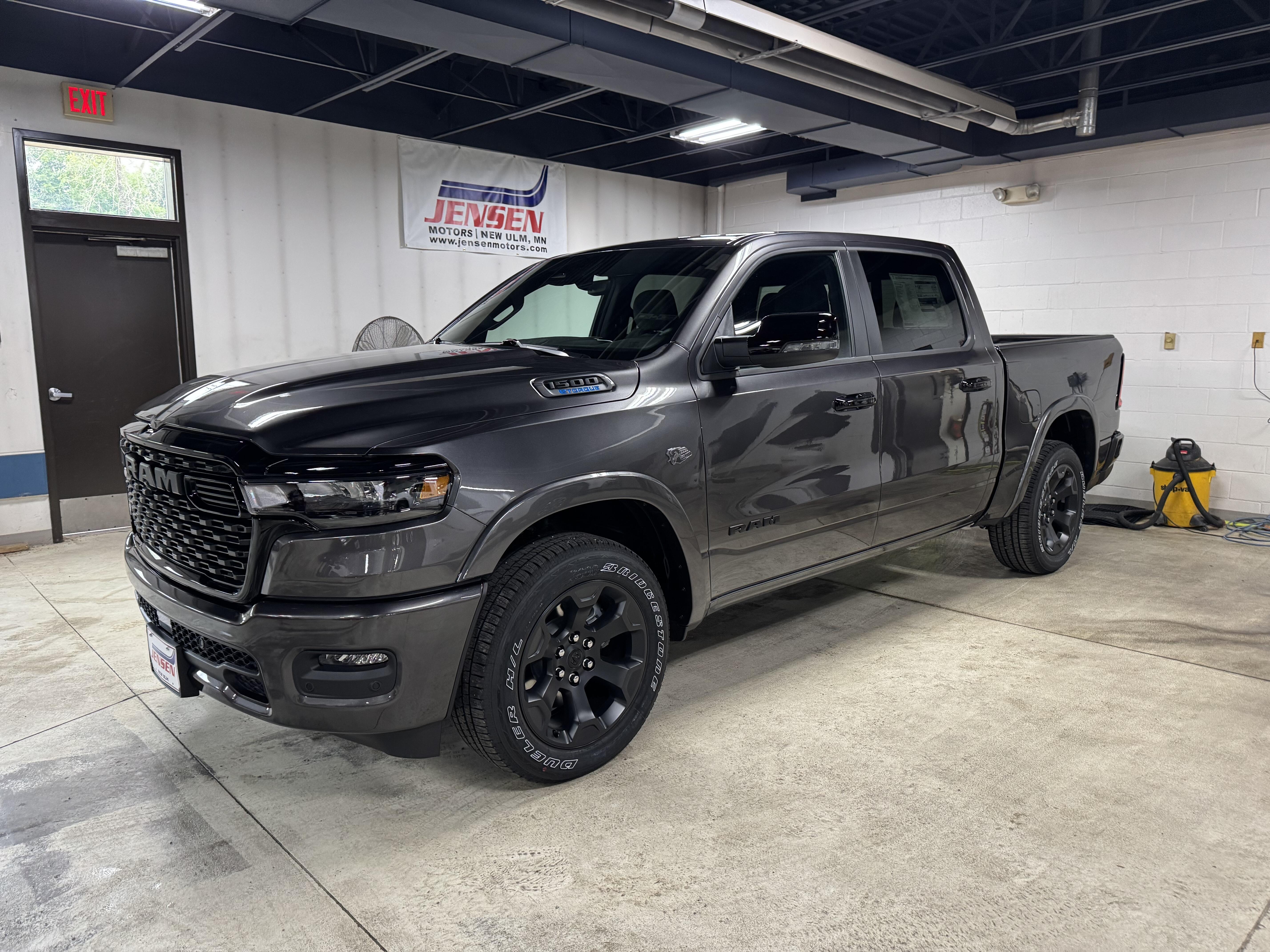 2027 RAM 1500 1500 Big Horn Crew Cab 4x4 5'7' Box
