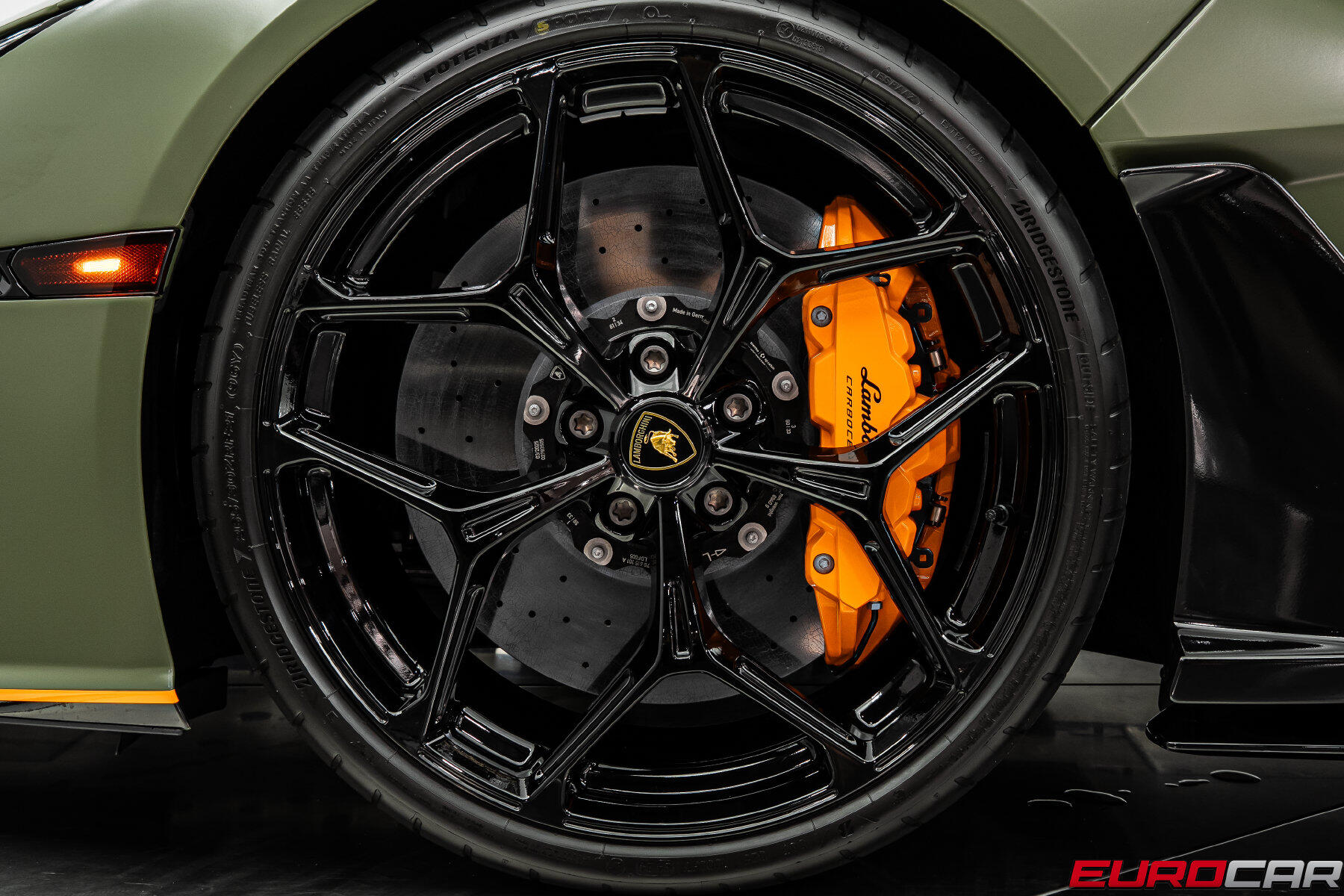 2025 Lamborghini Revuelto *SPECIAL FACTORY PAINT * RARE INTERIOR COLOR*Image 30