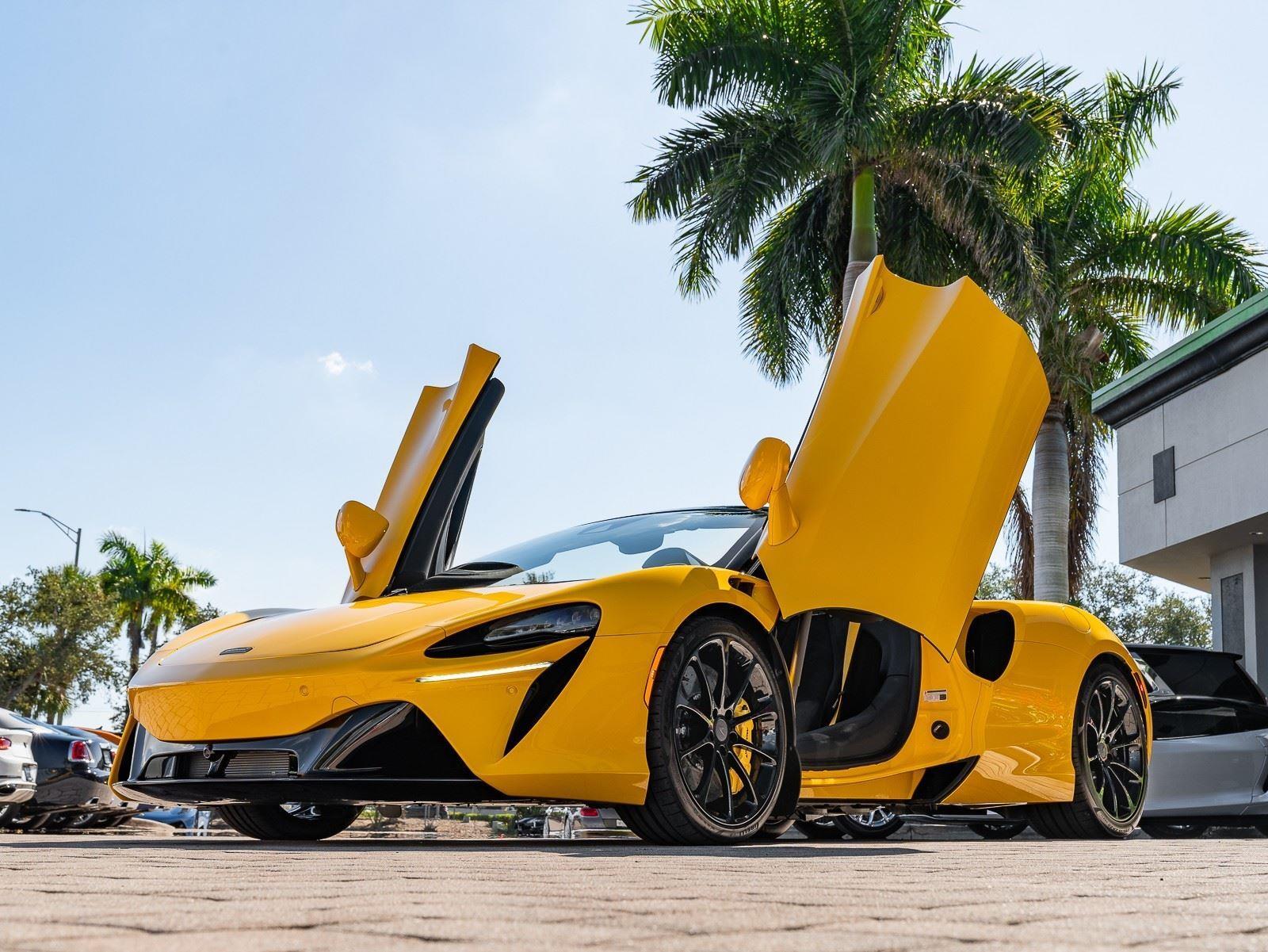 Used 2025 McLaren Artura TechLux