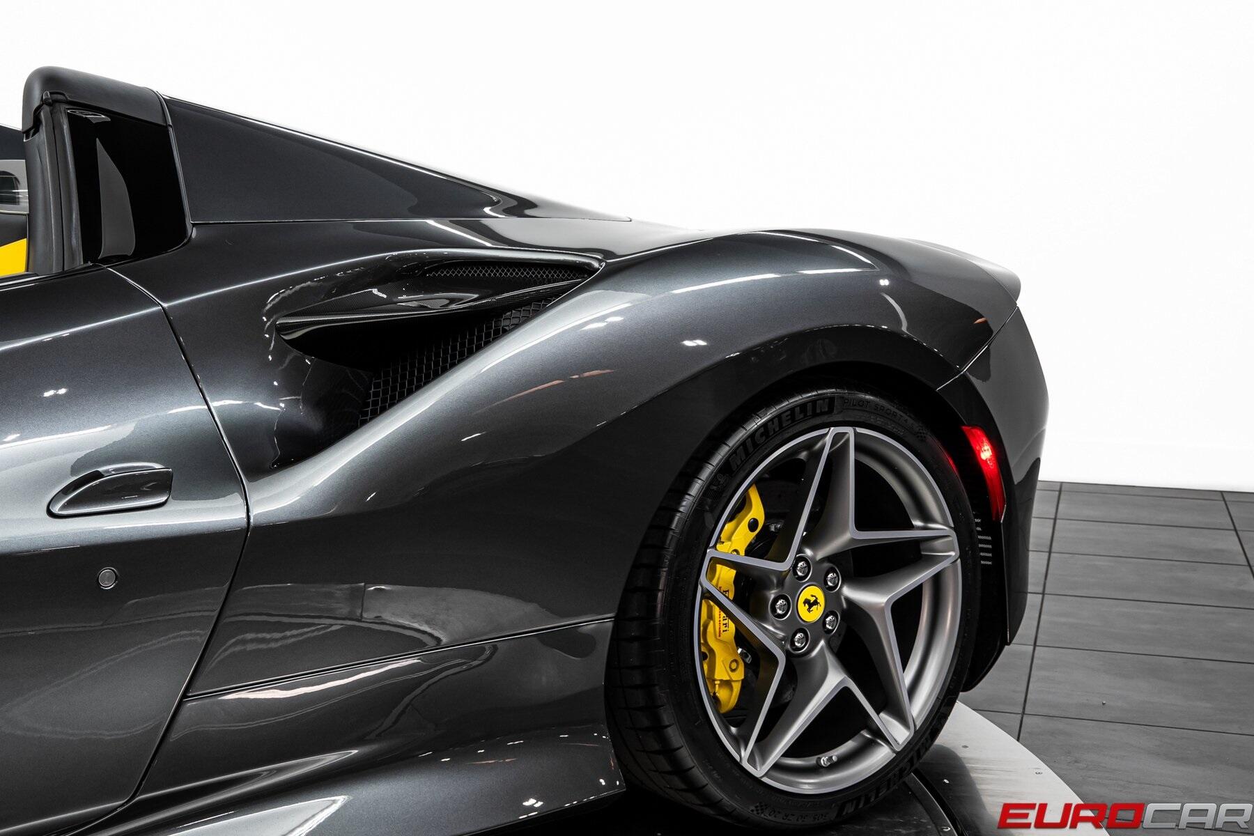 2022 Ferrari F8 Spider *HUGE CARBON OPTIONS * PASSENGER DISPLAY*Image 20