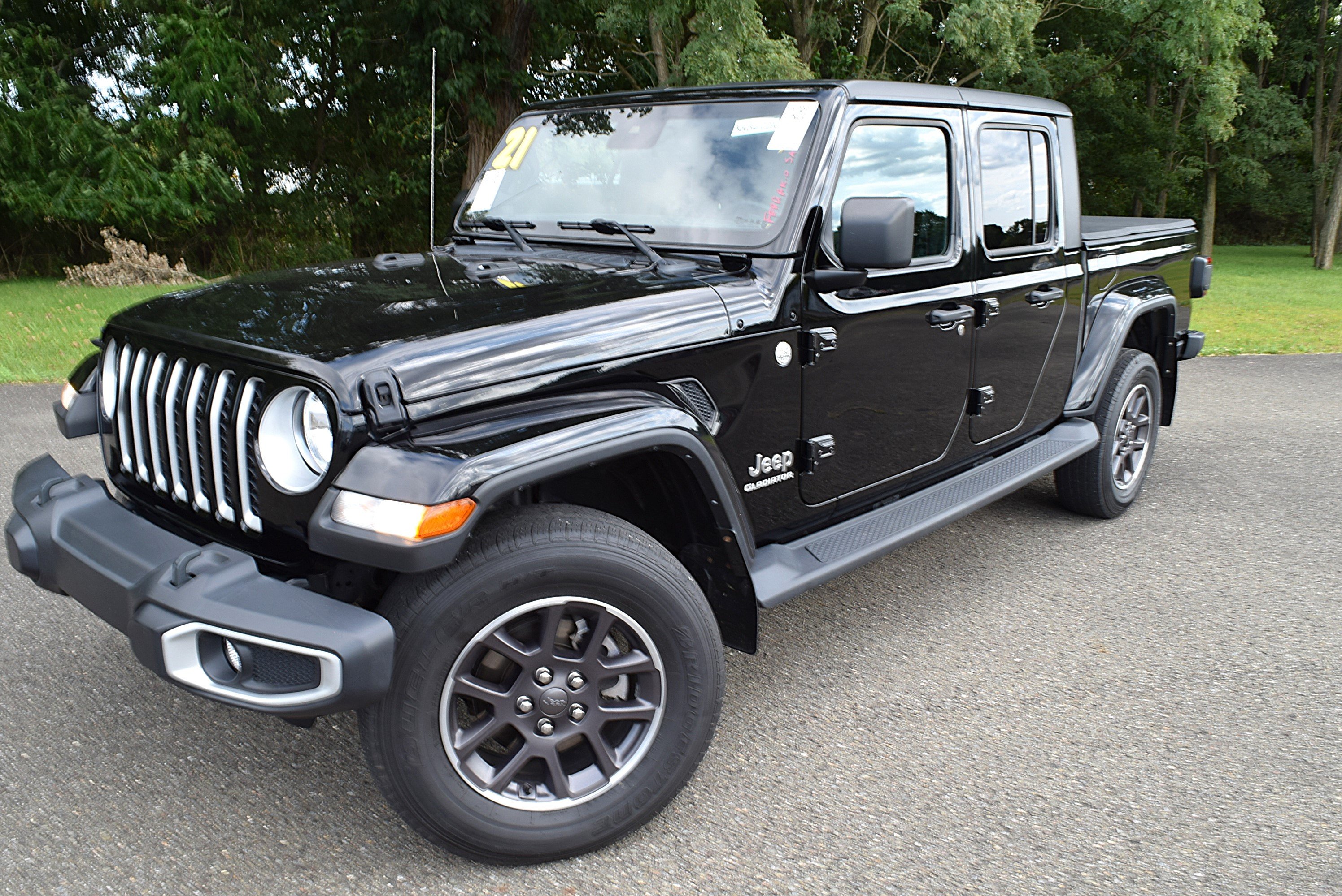 Used 2021 Jeep Gladiator Overland with VIN 1C6JJTFMXML609024 for sale in Sayre, PA