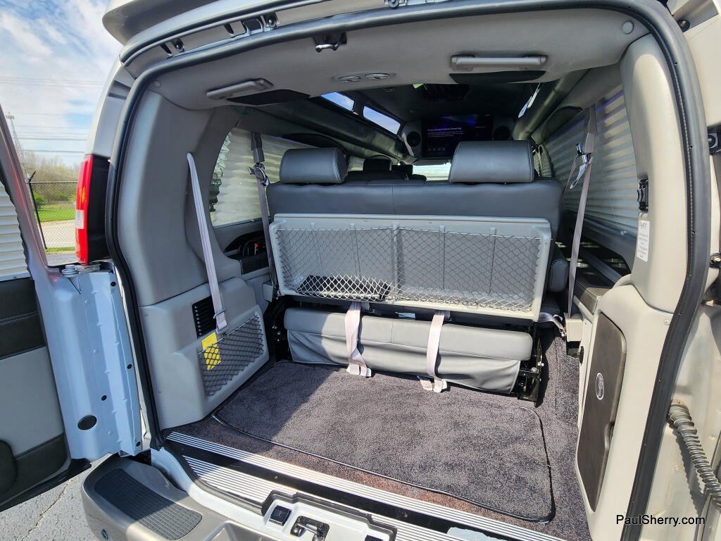 2023 GMC Savana Cargo Work Van - Photo 20