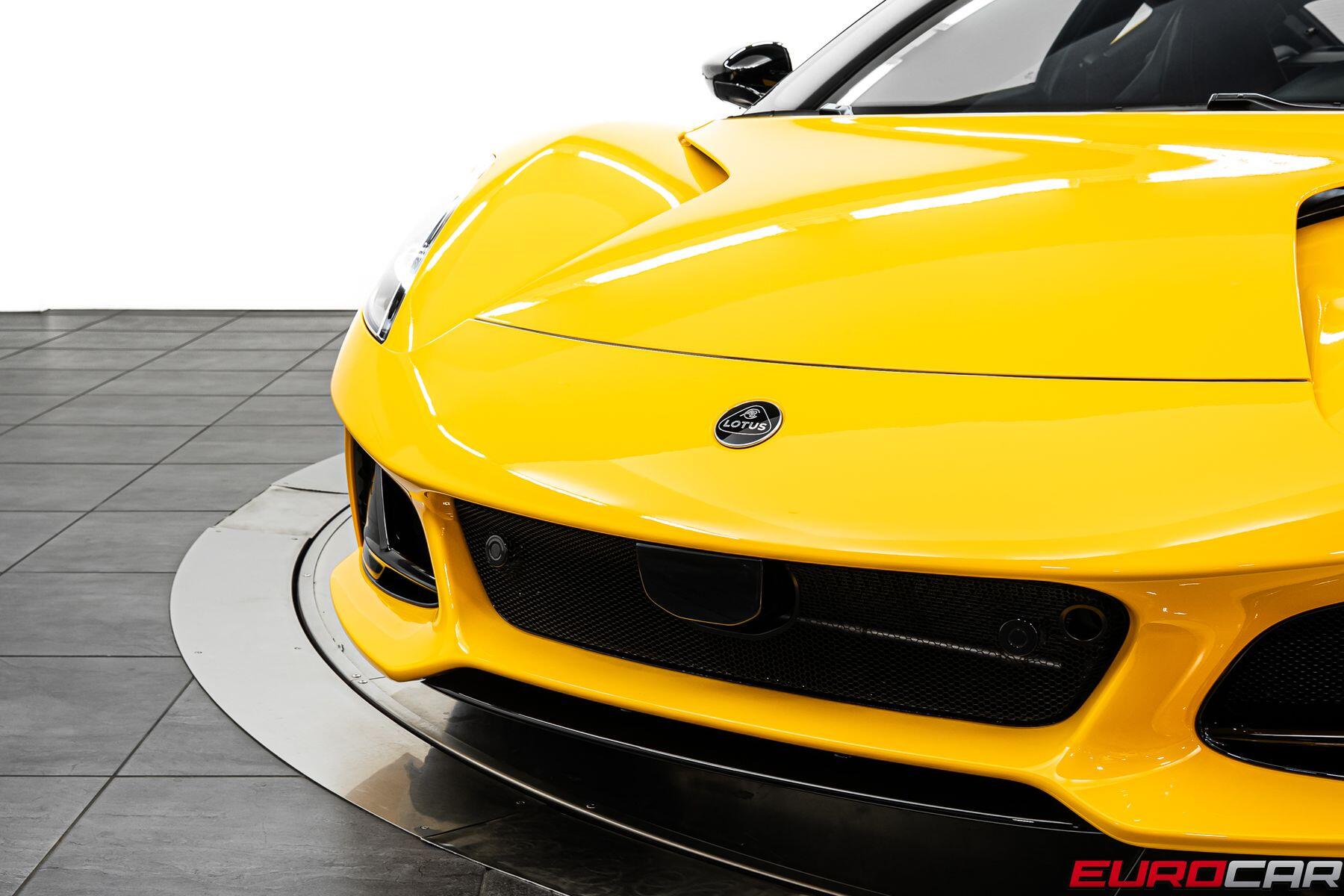2026 Lotus Emira - Photo 10
