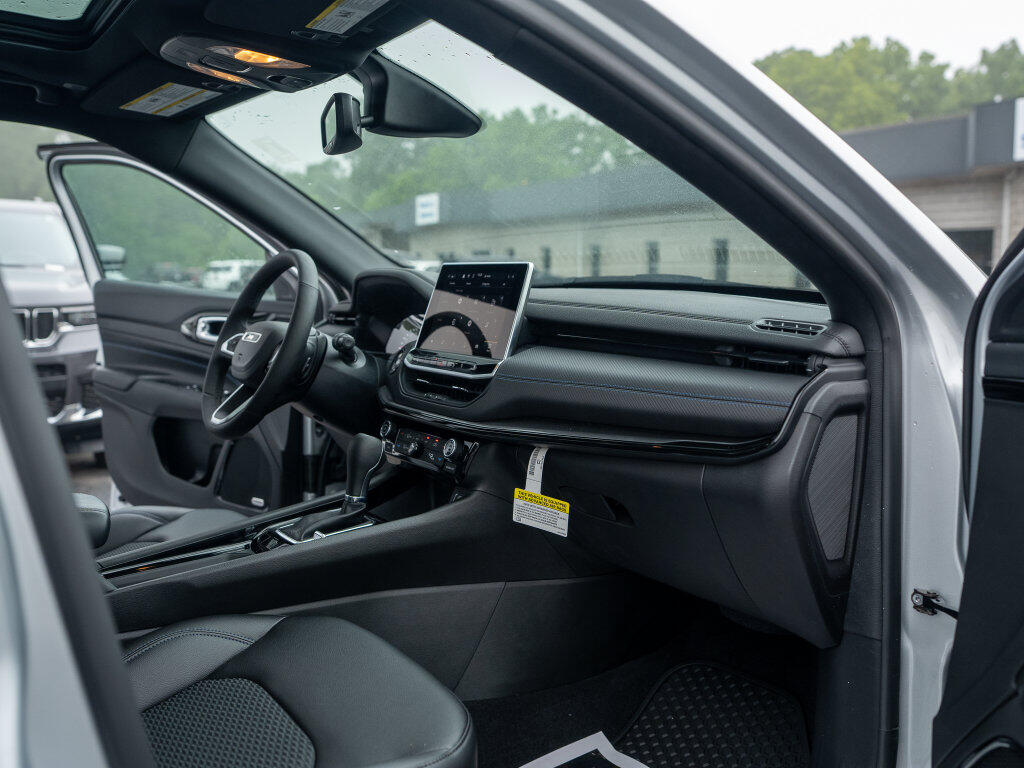 2026 Jeep Compass Latitude Altitude - Photo 19