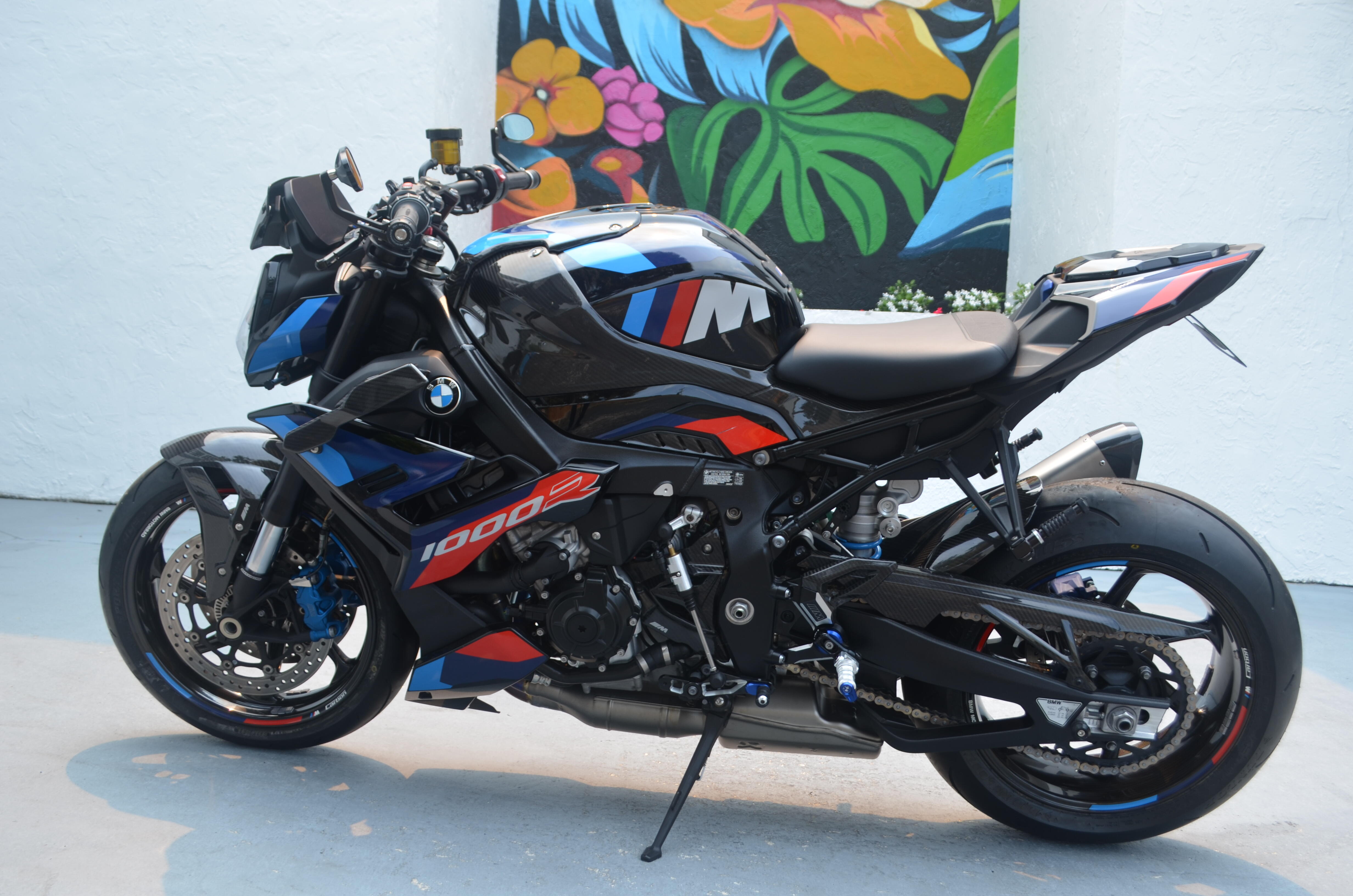 2024 BMW M1000 R