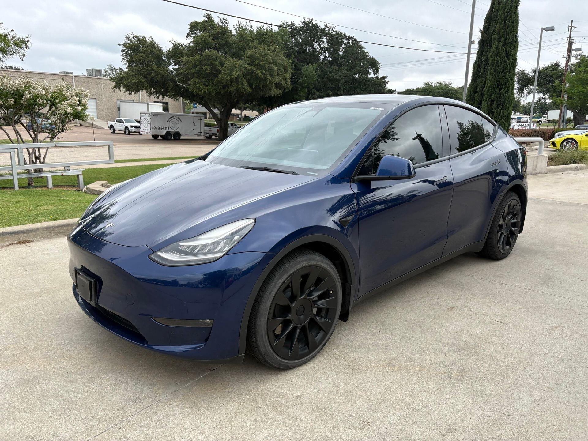 2021 Tesla Model Y Long Range Dual Motor All-Wheel Drive's photo