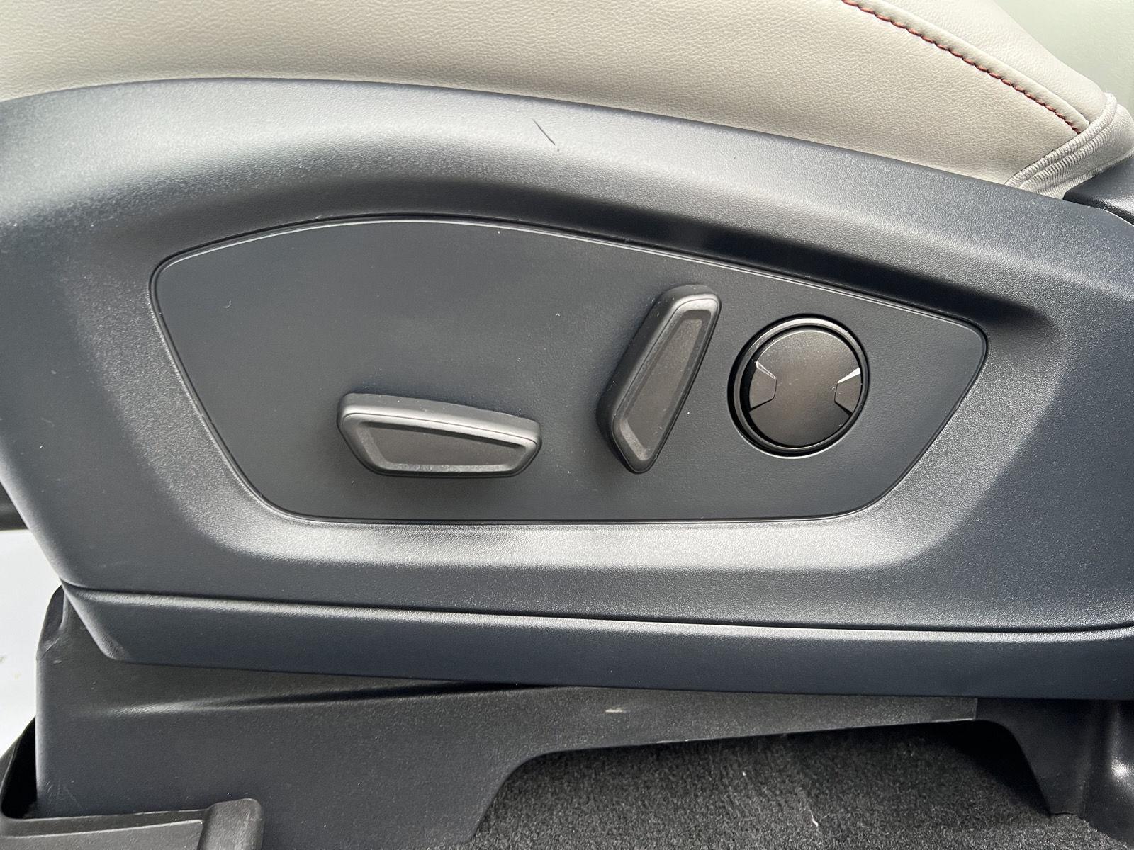 2025 Ford Explorer Active - Photo 19
