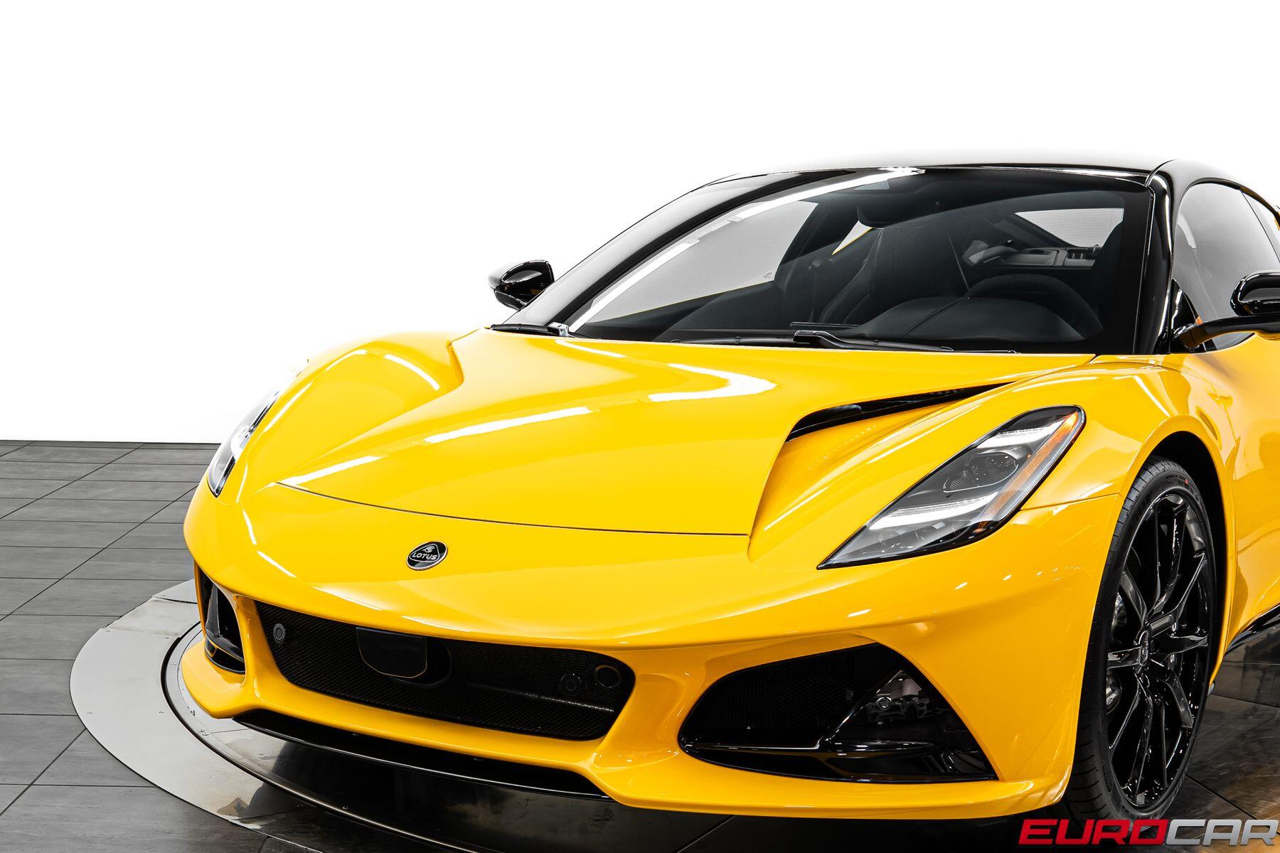 2026 Lotus Emira - Photo 12