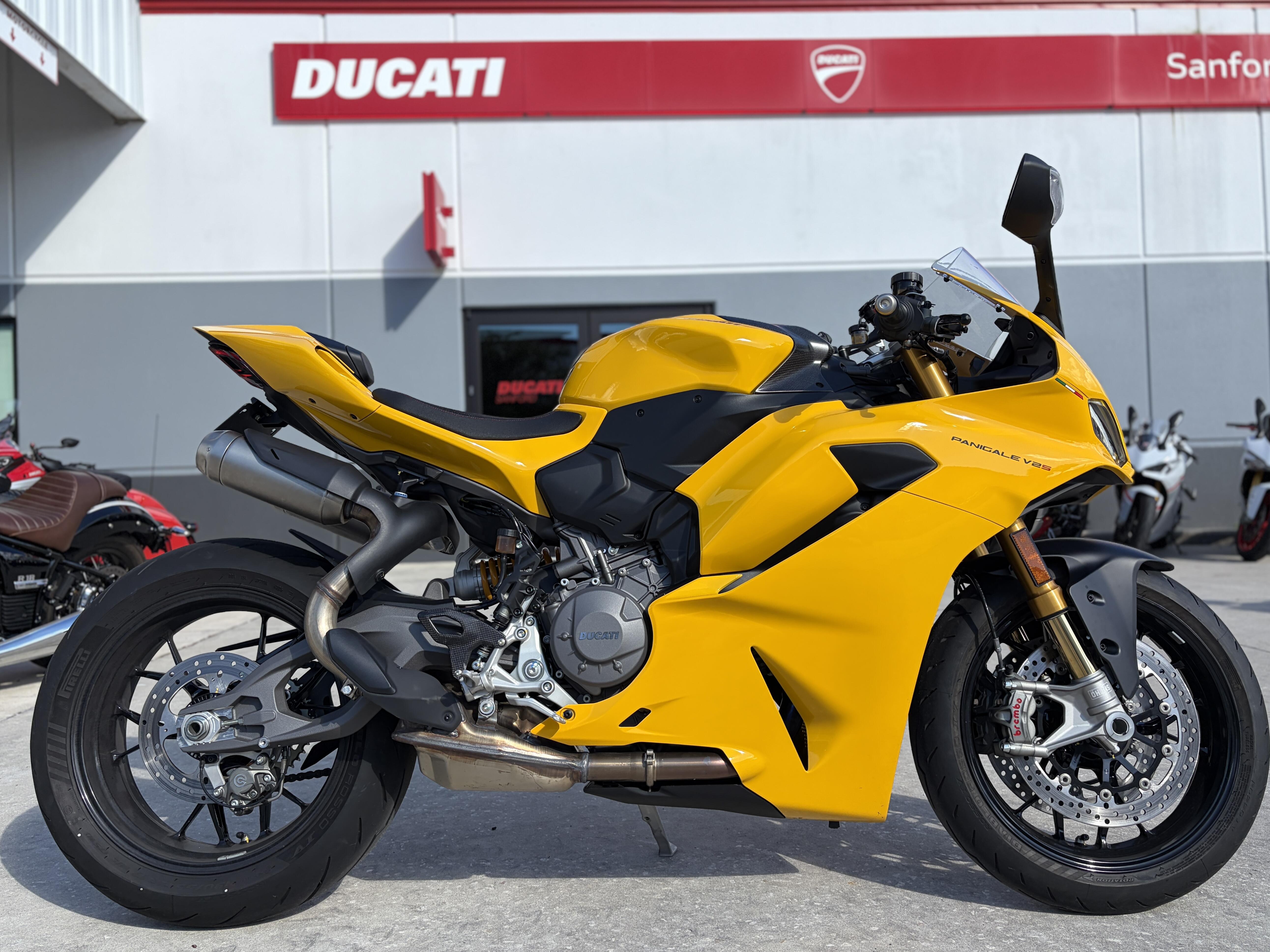 2026 Ducati PANIGALE V2