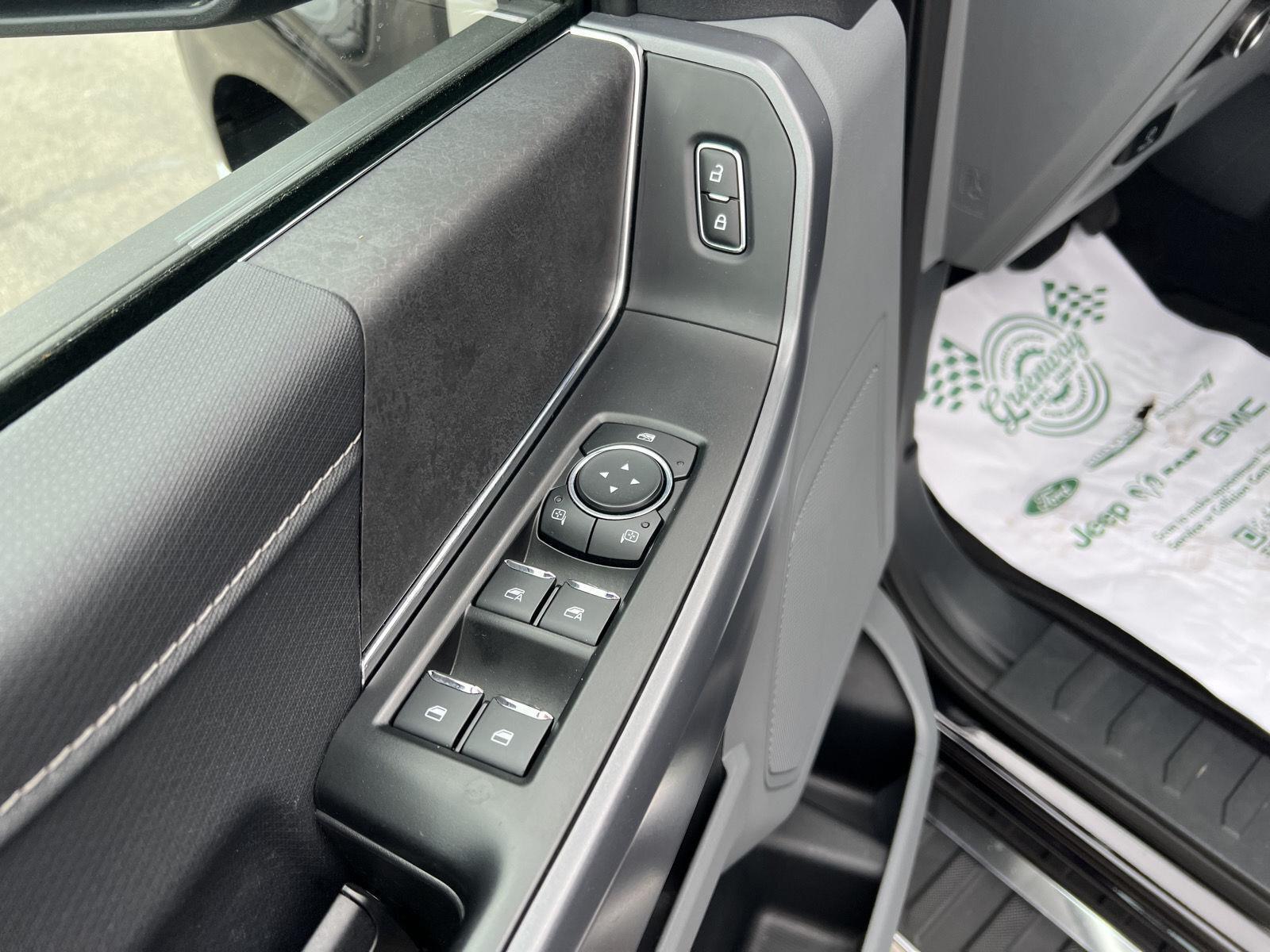2025 Ford F-150 XLT - Photo 15
