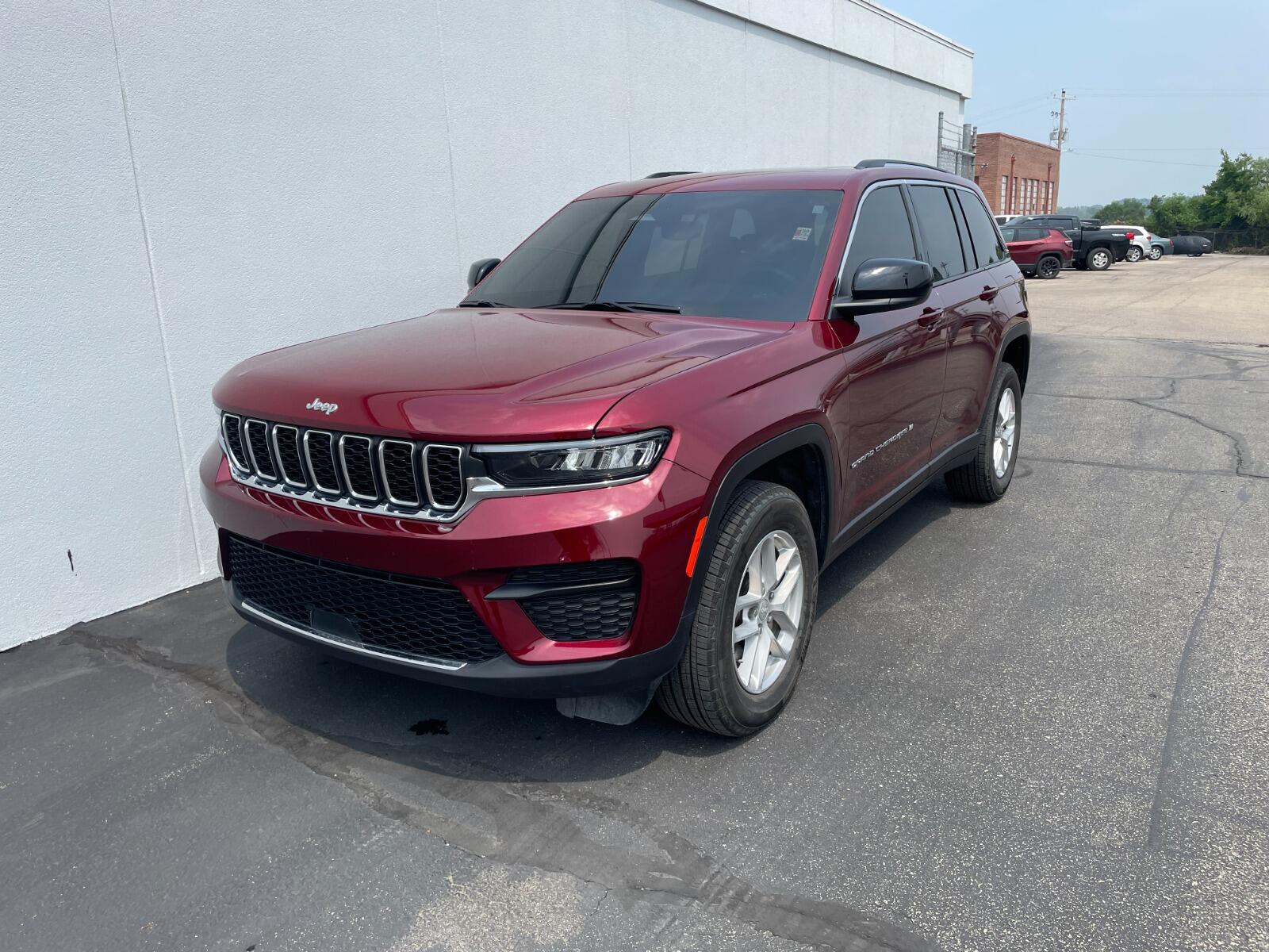 Used 2023 Jeep Grand Cherokee Laredo with VIN 1C4RJHAG0P8889893 for sale in Kansas City