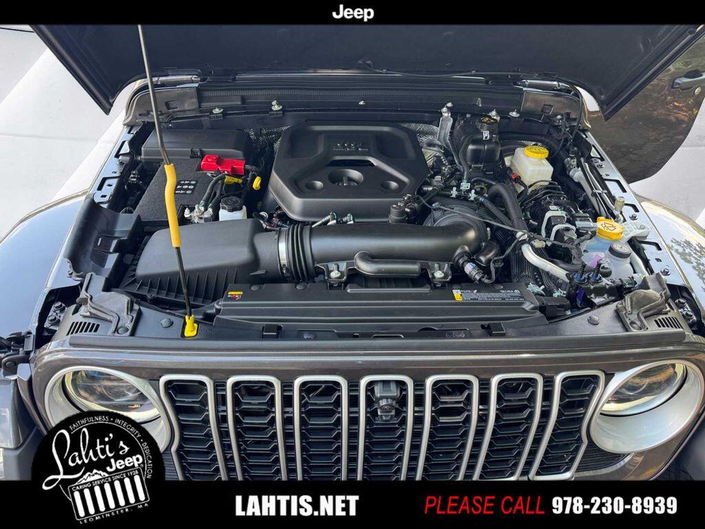 2025 Jeep Wrangler 4-Door Sahara - Photo 22