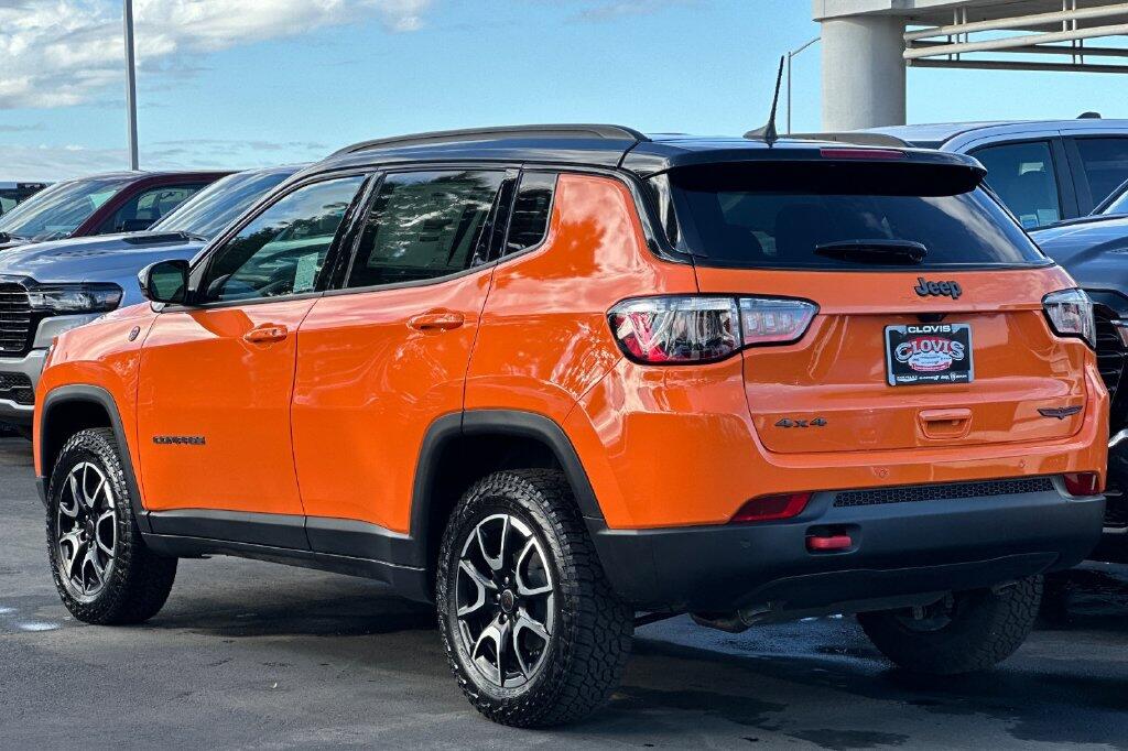 2026 Jeep Compass Trailhawk - Photo 6