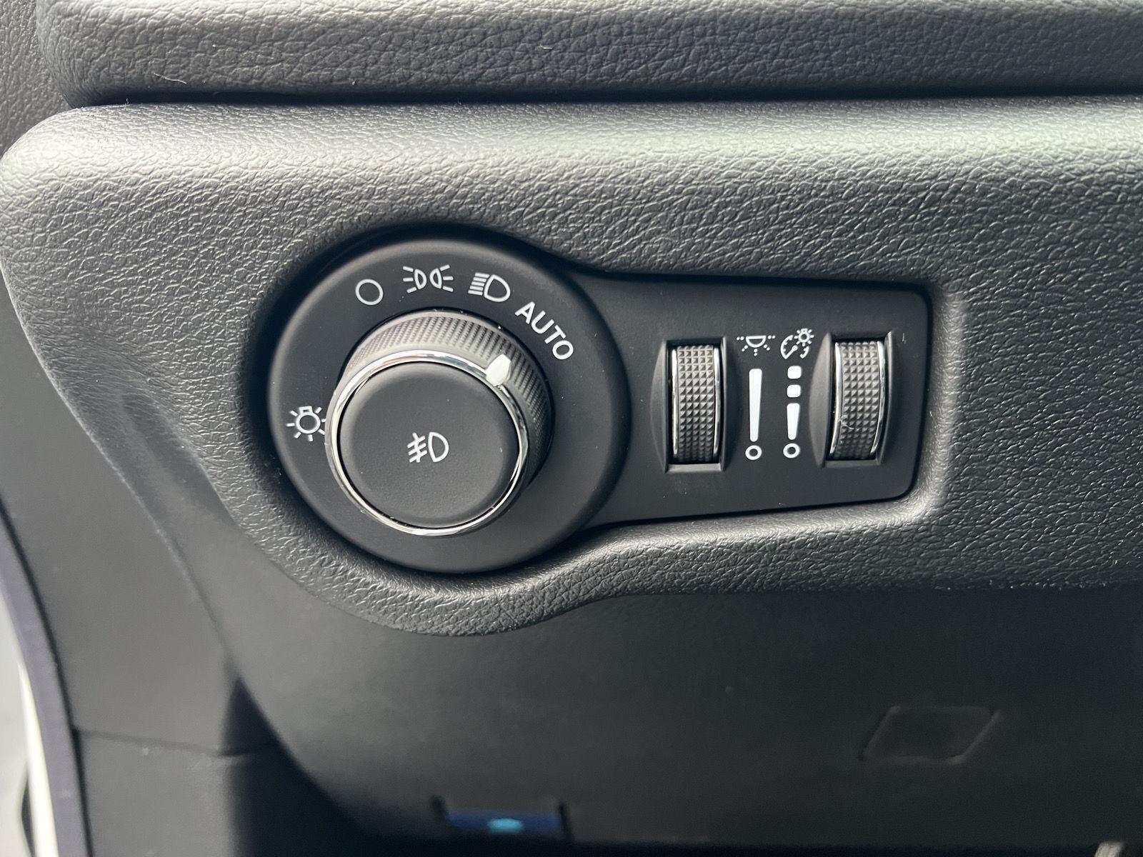 2026 Chrysler Pacifica Select - Photo 20