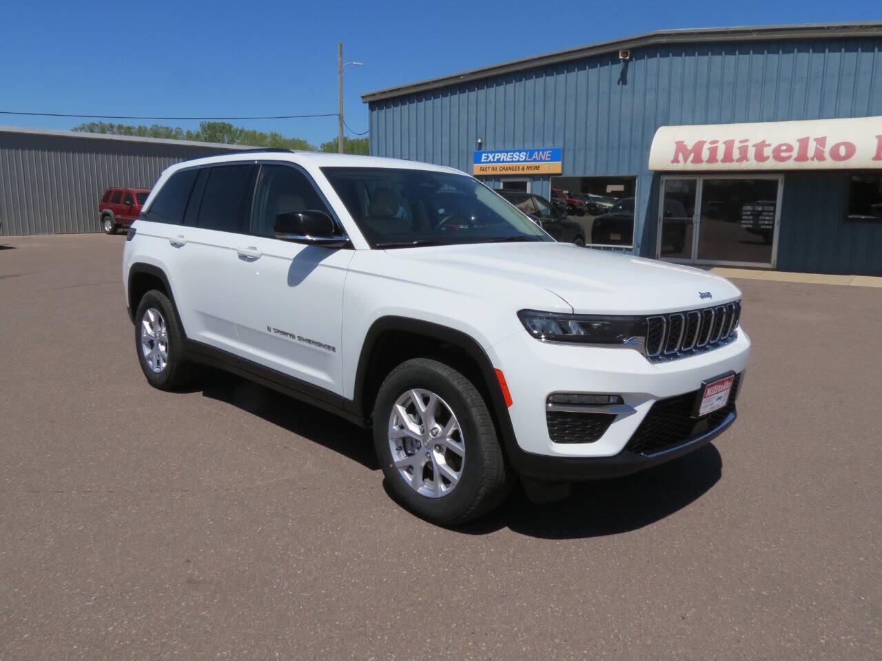 Used 2022 Jeep Grand Cherokee Limited with VIN 1C4RJHBG4N8614054 for sale in Fairmont, Minnesota