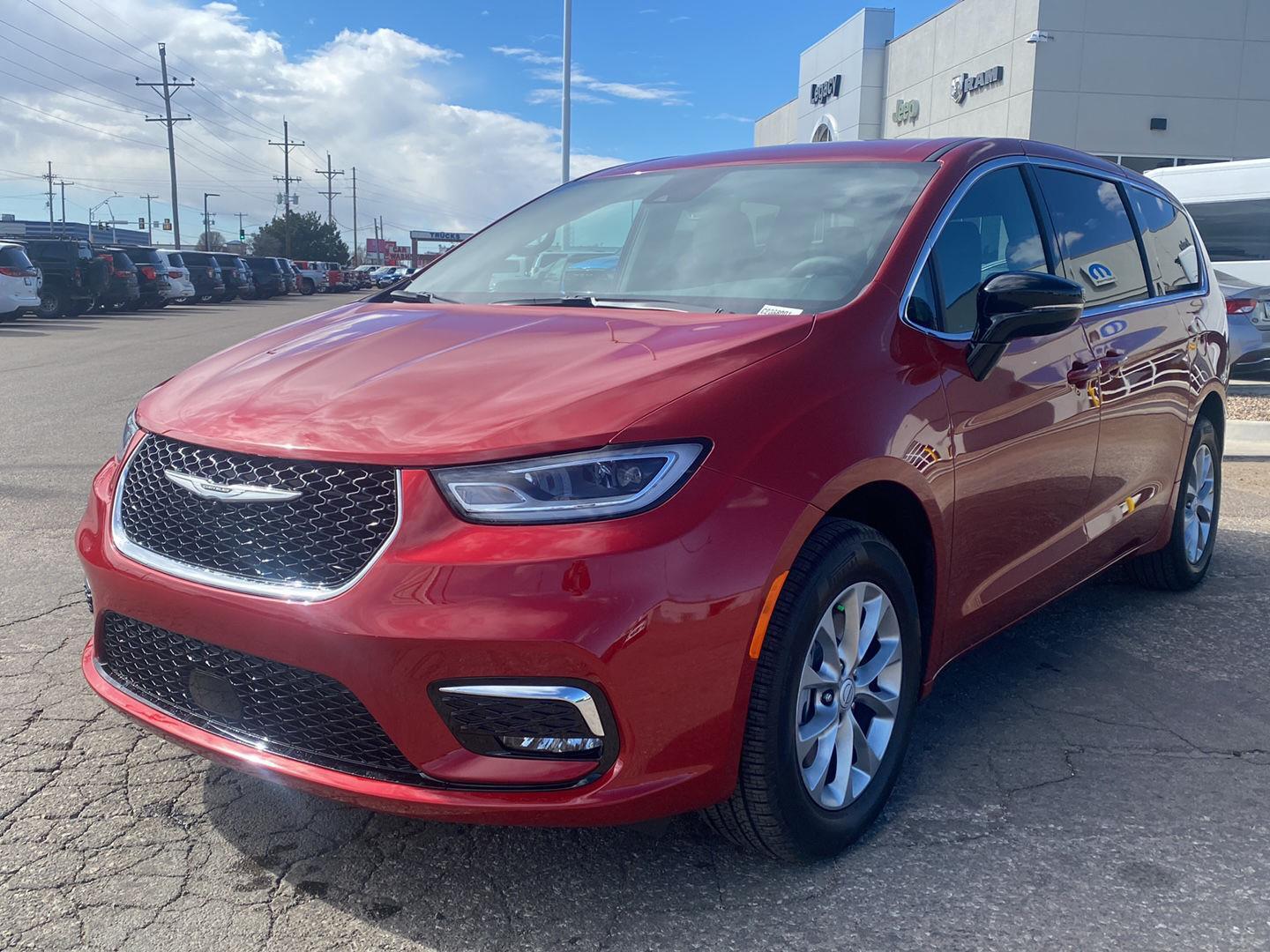 2026 Chrysler Pacifica Select AWD's photo