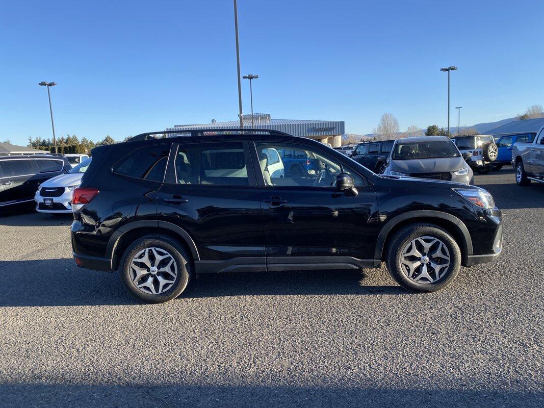 Used 2021 Subaru Forester Premium with VIN JF2SKAJC8MH500871 for sale in Island City, OR
