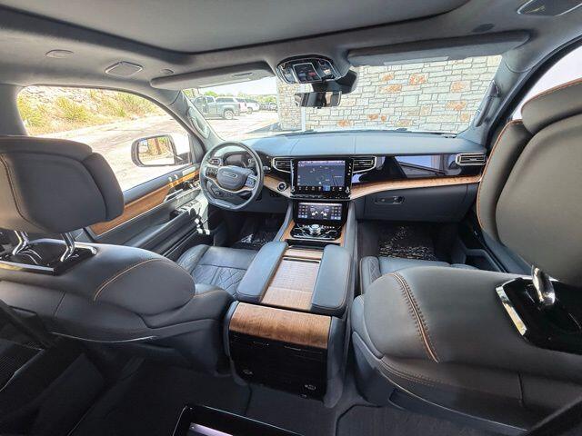 2022 Jeep Grand Wagoneer Series III - Photo 41