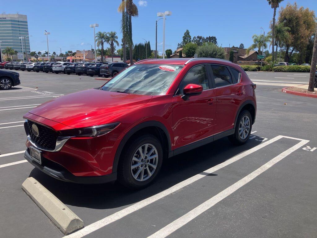 2023 Mazda CX-5 S Preferred package Auto AWD's photo