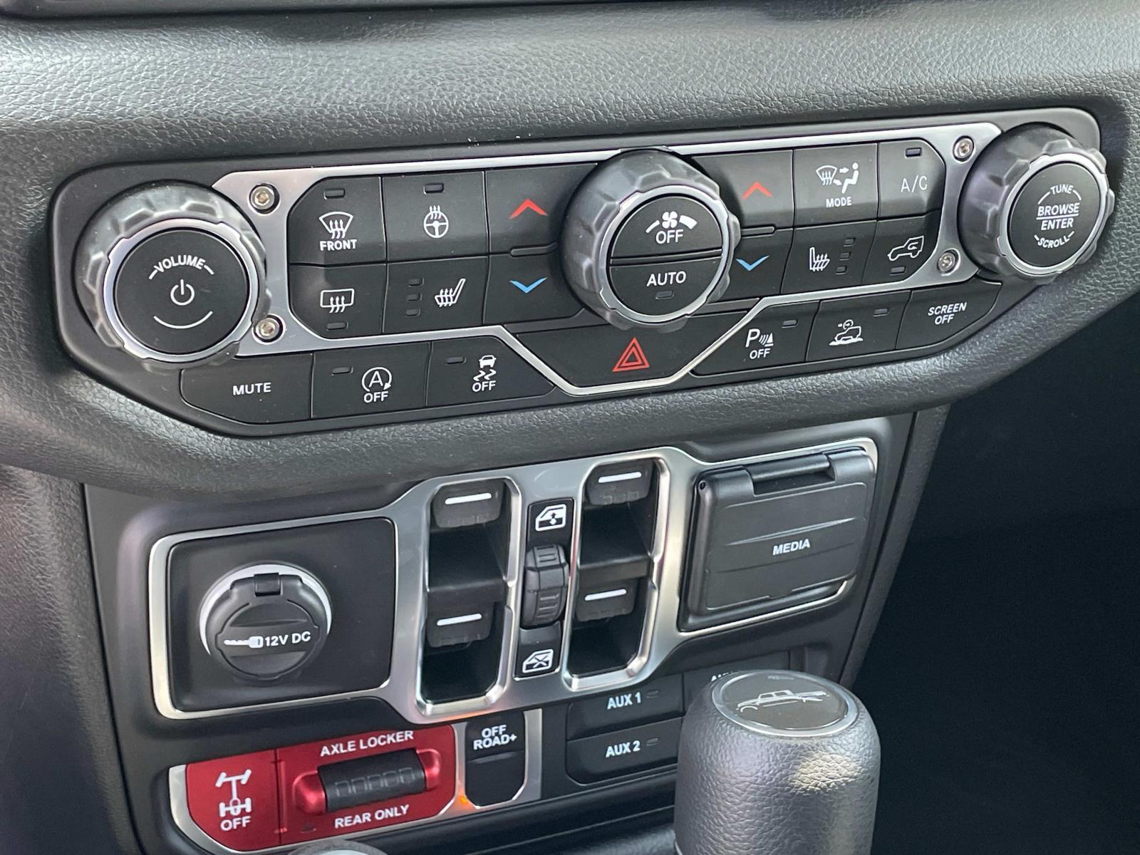 2025 Jeep Gladiator Willys - Photo 12