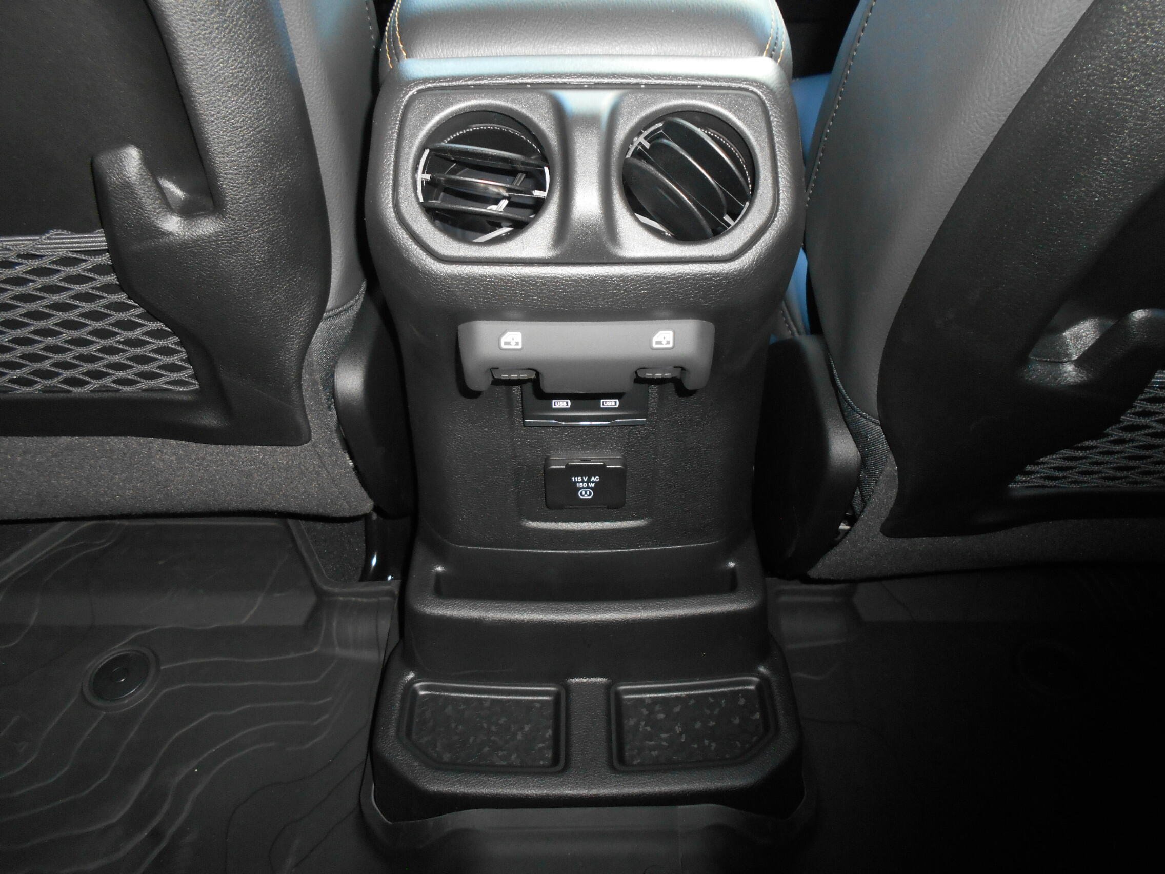 2025 Jeep Wrangler 4-Door Sahara - Photo 12