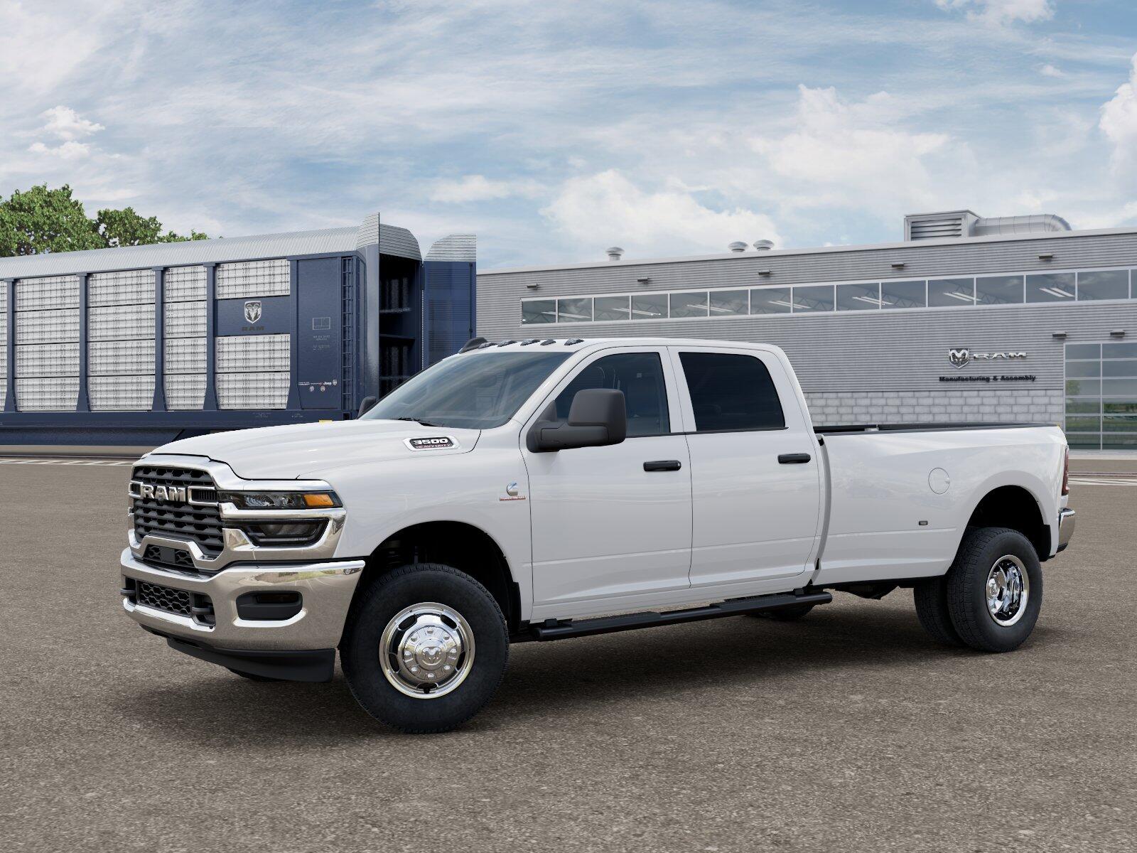 2027 RAM 3500 3500 Tradesman Crew Cab 4x4 8' Box