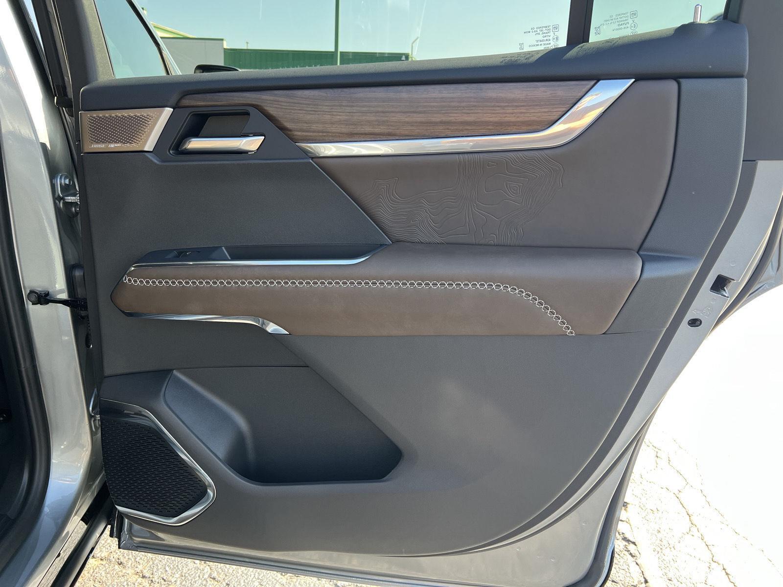 2027 GMC Acadia Denali Ultimate - Photo 21