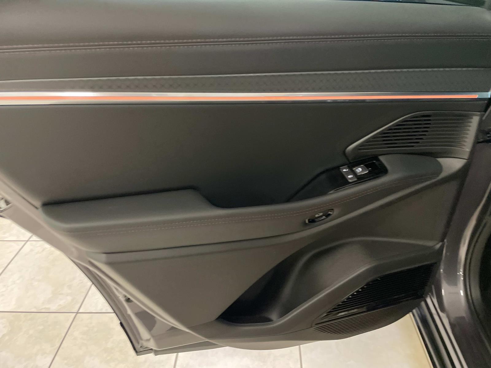 2025 Jeep Wagoneer S Limited - Photo 15