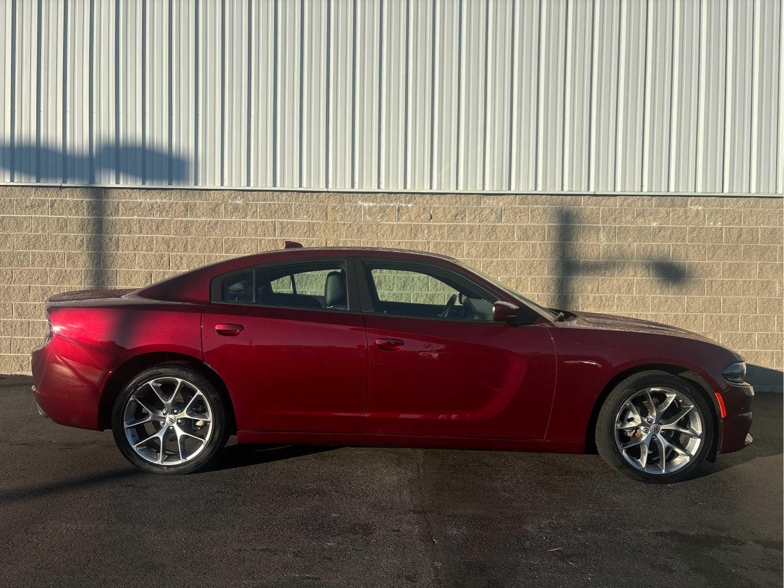 Used 2022 Dodge Charger SXT with VIN 2C3CDXBGXNH243570 for sale in Wilmington, OH