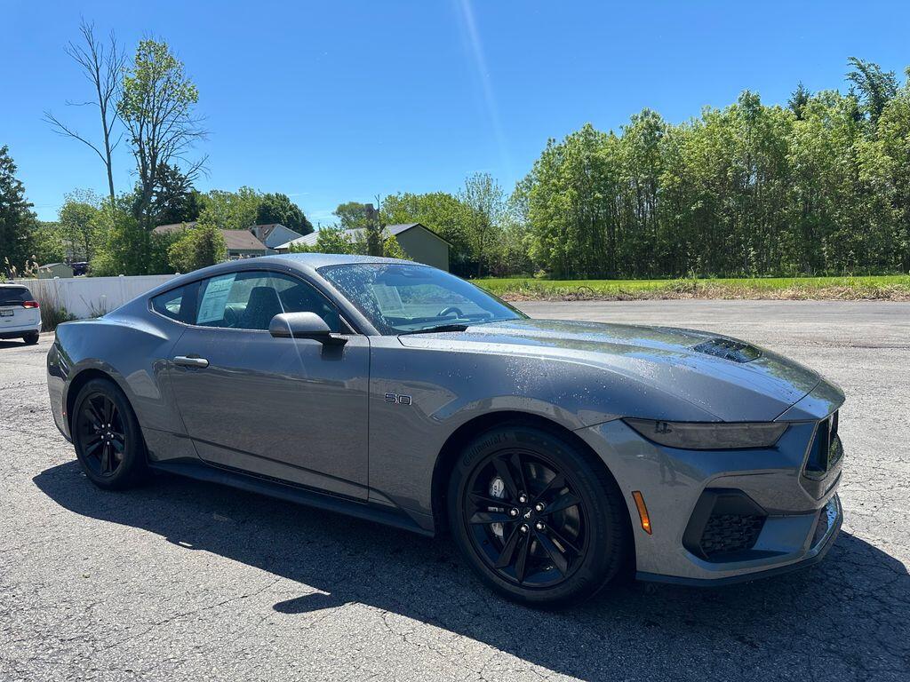 2025 Ford Mustang GT Fastback's photo