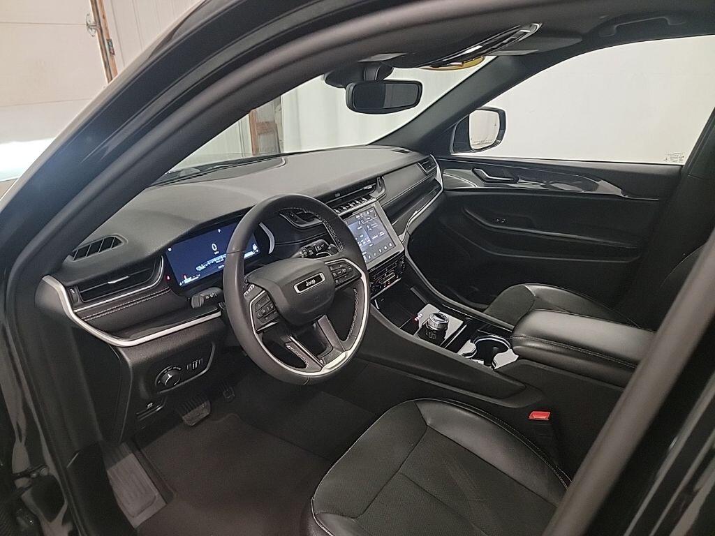 2023 Jeep Grand Cherokee Altitude - Photo 13