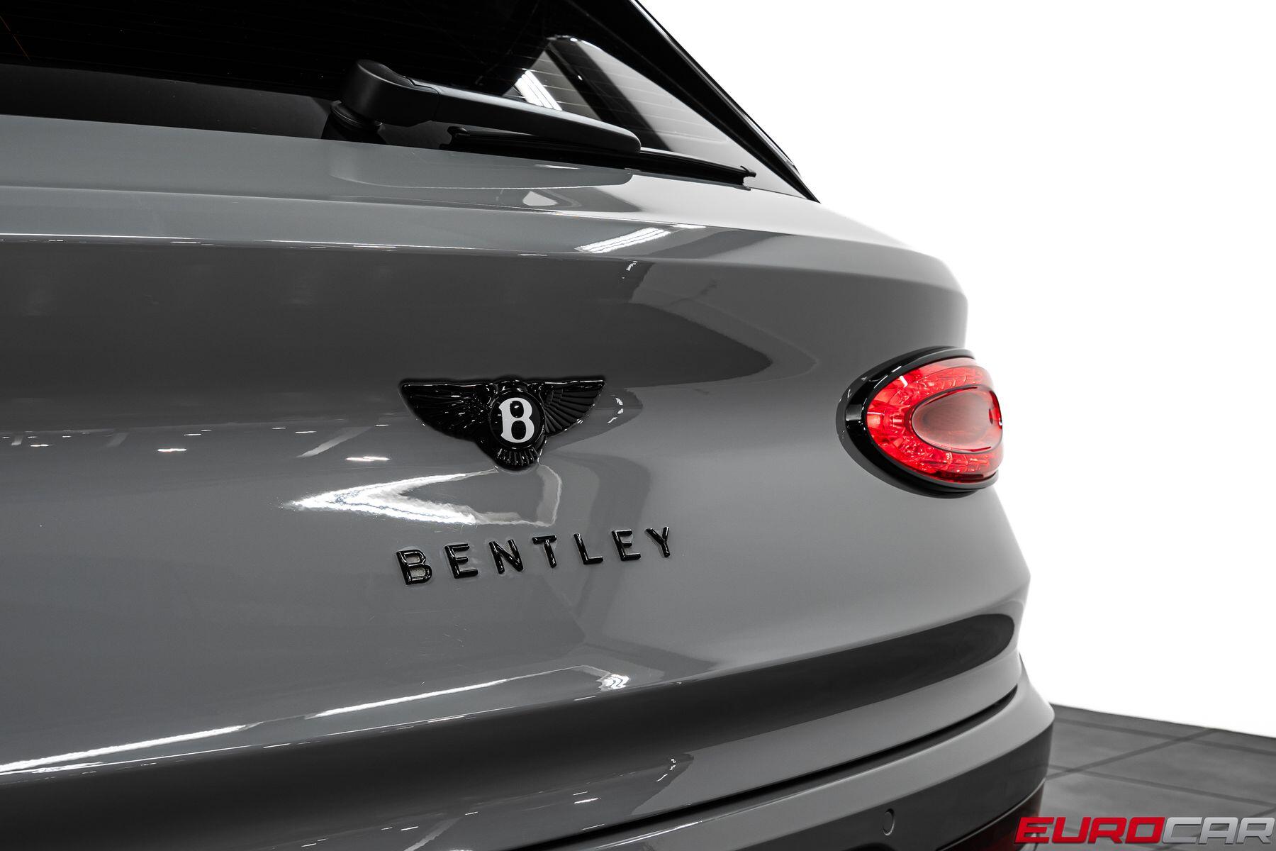 2025 Bentley Bentayga S Black Edition *PANORAMIC SUNROOF*Image 19