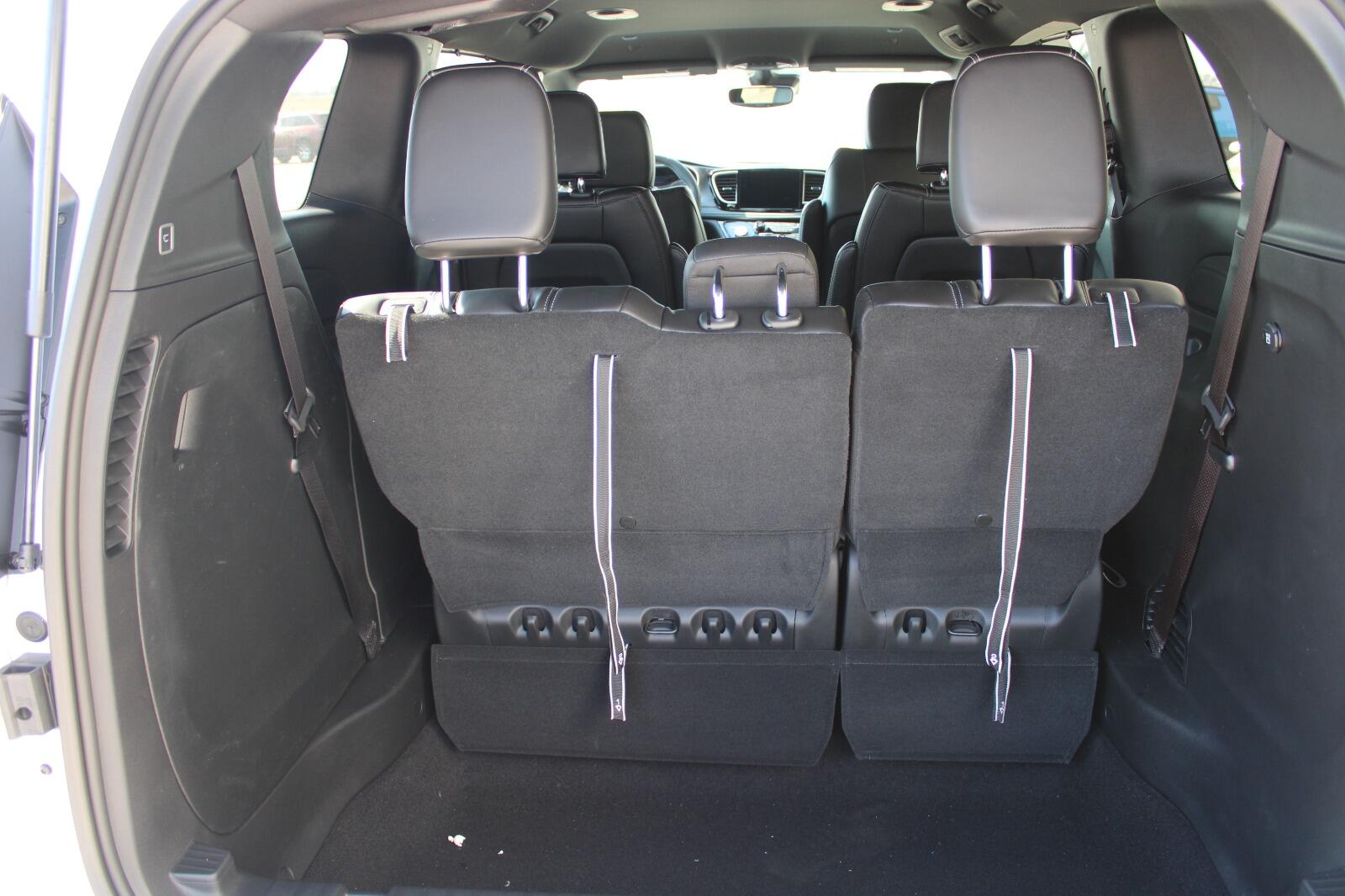 2026 Chrysler Pacifica Select - Photo 27